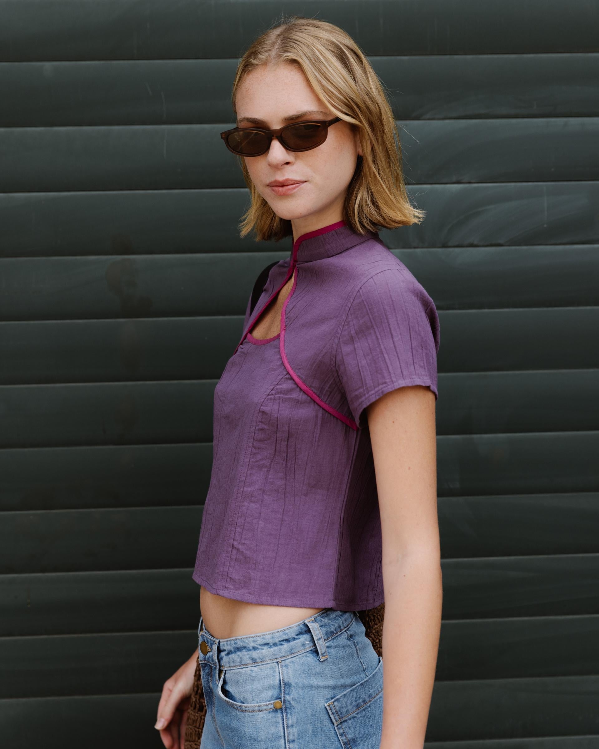 Top Abertura Delantera Morado