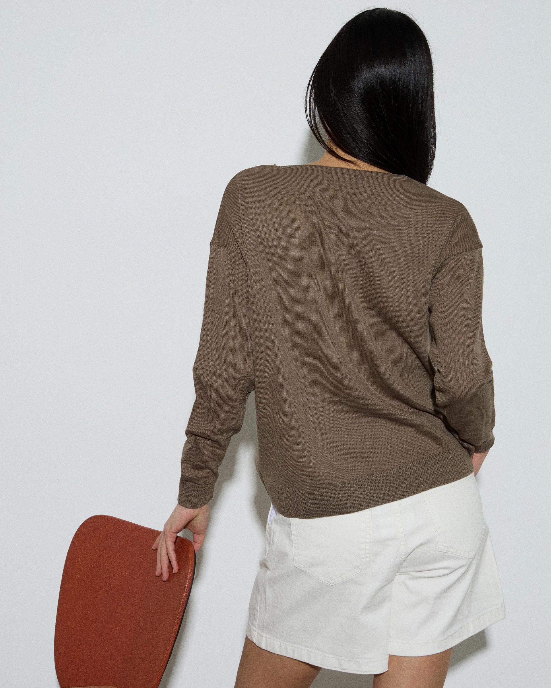 Jersey Cuello Pico Punto Fino Taupe