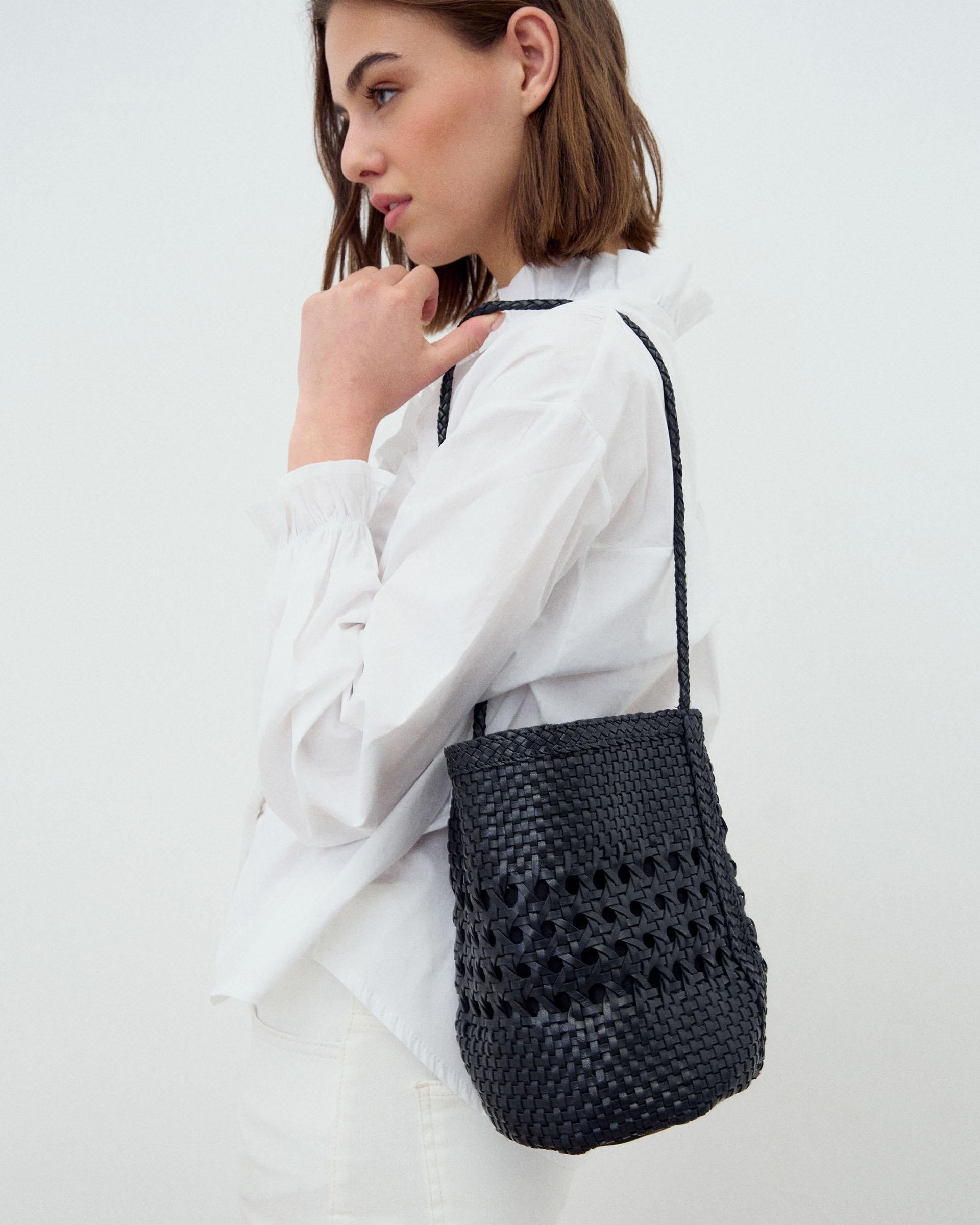Bolso Bucket Piel Trenzada Negro