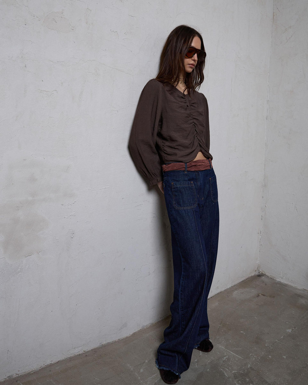 Jeans Bolsillos Plastón Azul Oscuro