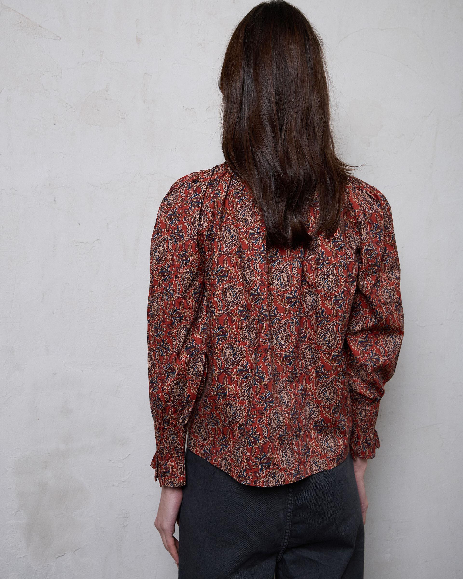 Blusa Nido De Abeja Cuello Estampada Granate