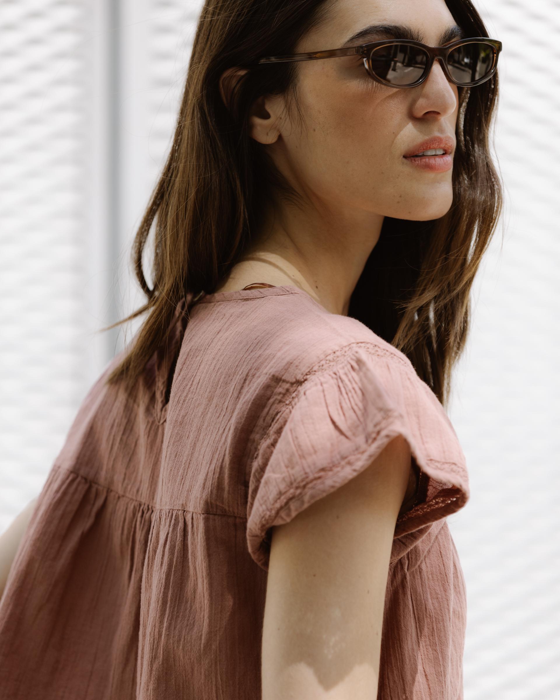 Blusa Manga Corta Puntillas Delantero Rosa Palo