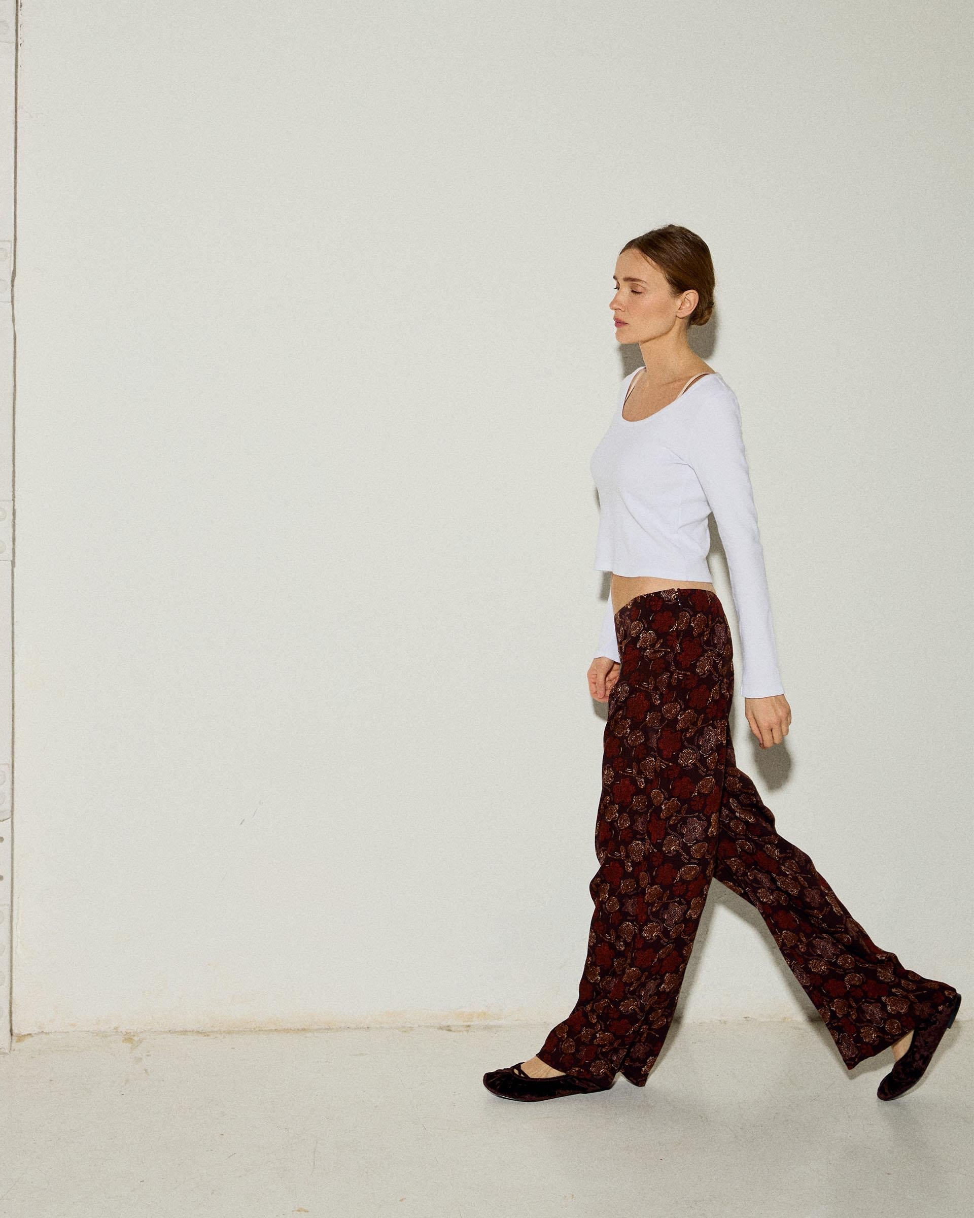 Pantalón Cinturilla Pinzas Estampado Floral Marrón