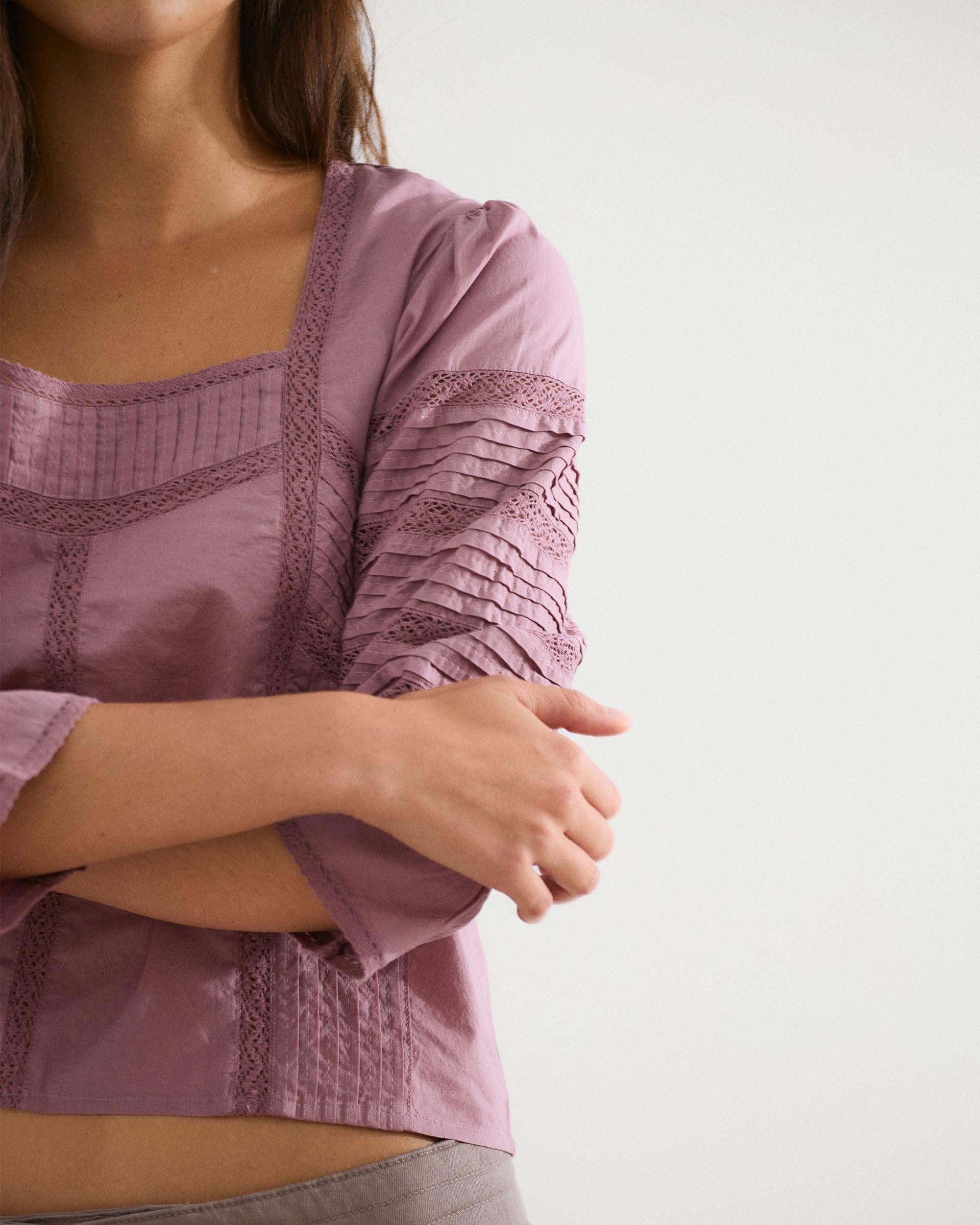 Blusa Escote Cuadrado Puntillas Rosa