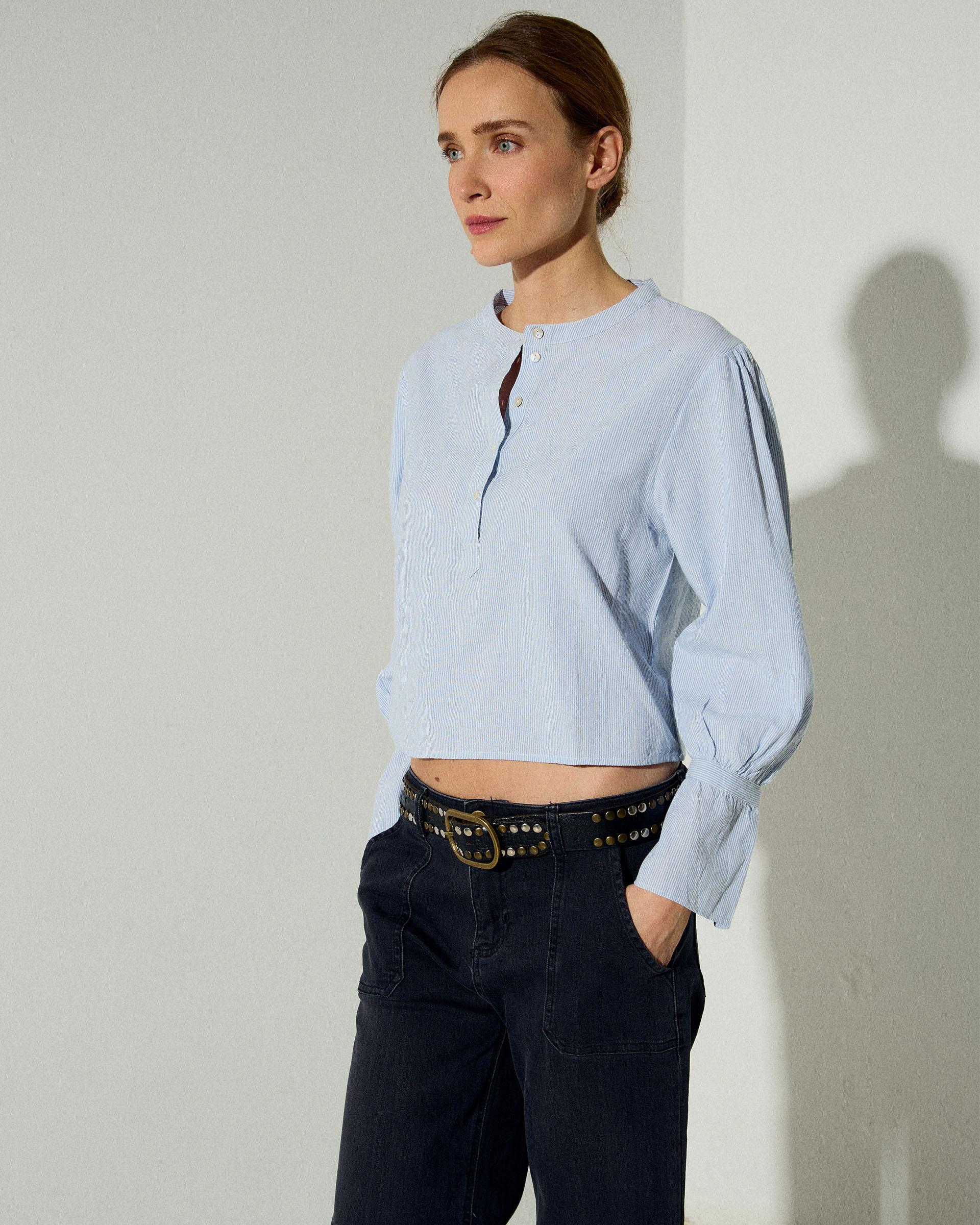 Blusa Estampado Rayas Detalle Puños Azul