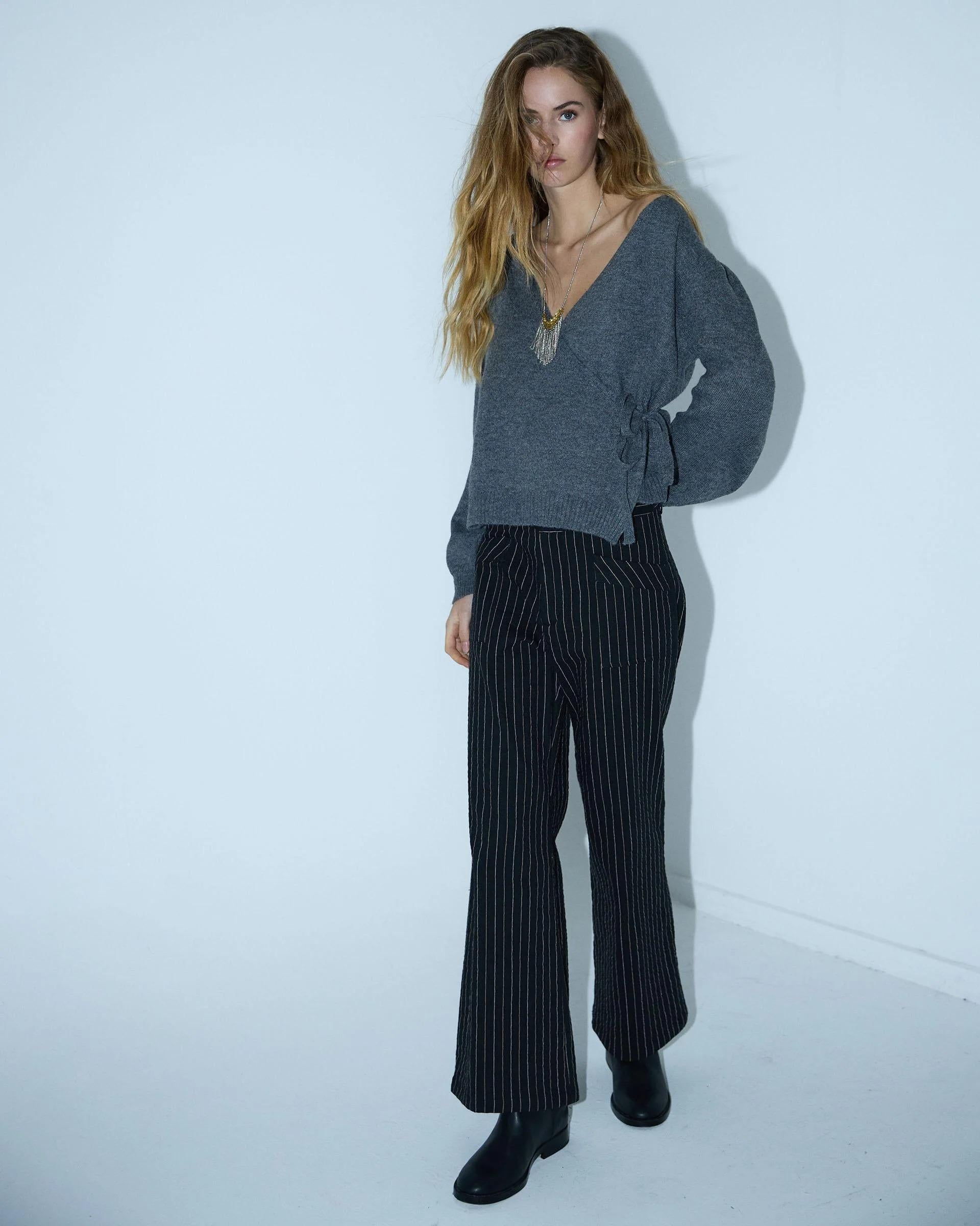 Pantalón Bolsillos Raya Diplomática Negro