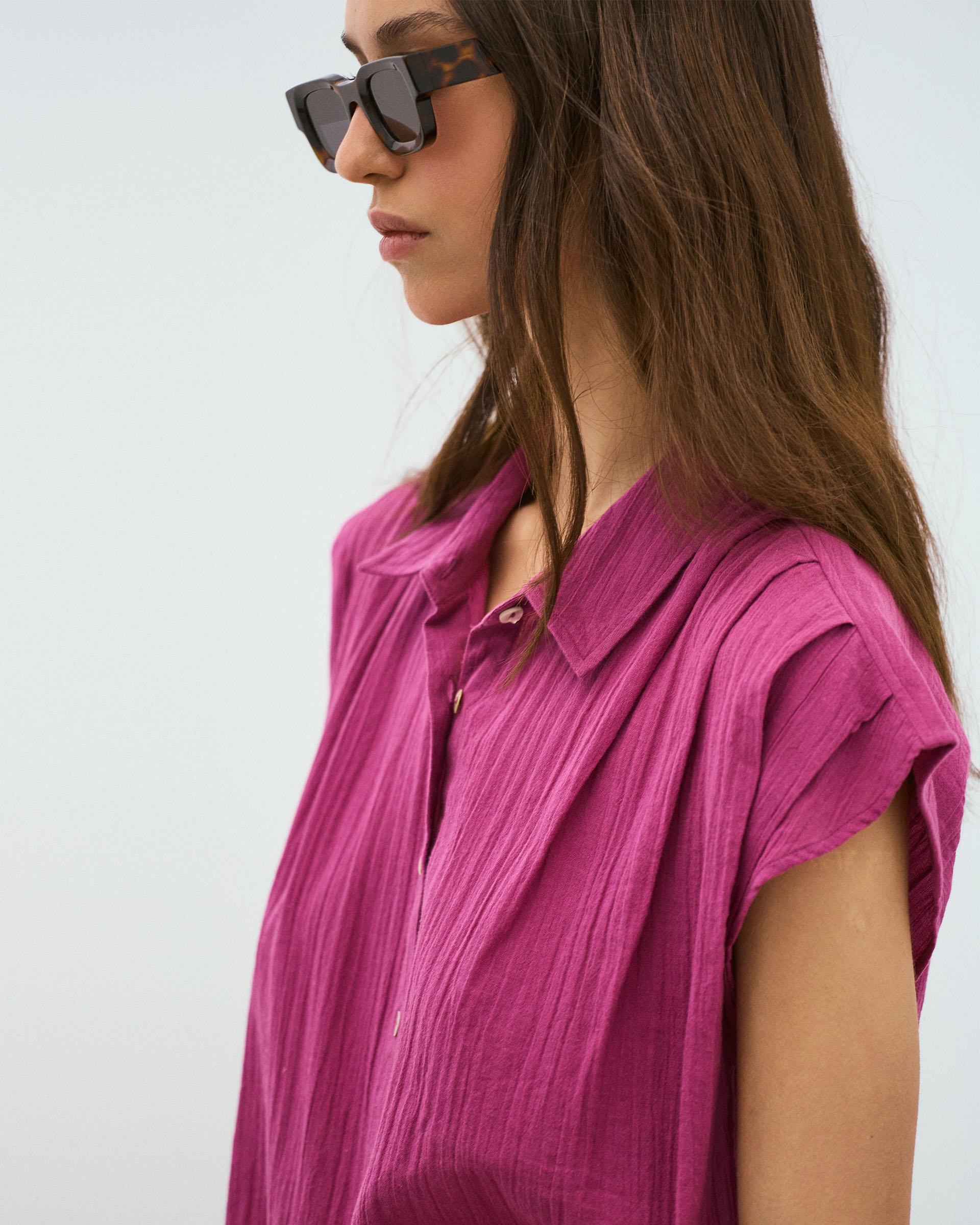 Camisa Sin Mangas Pliegues Fucsia