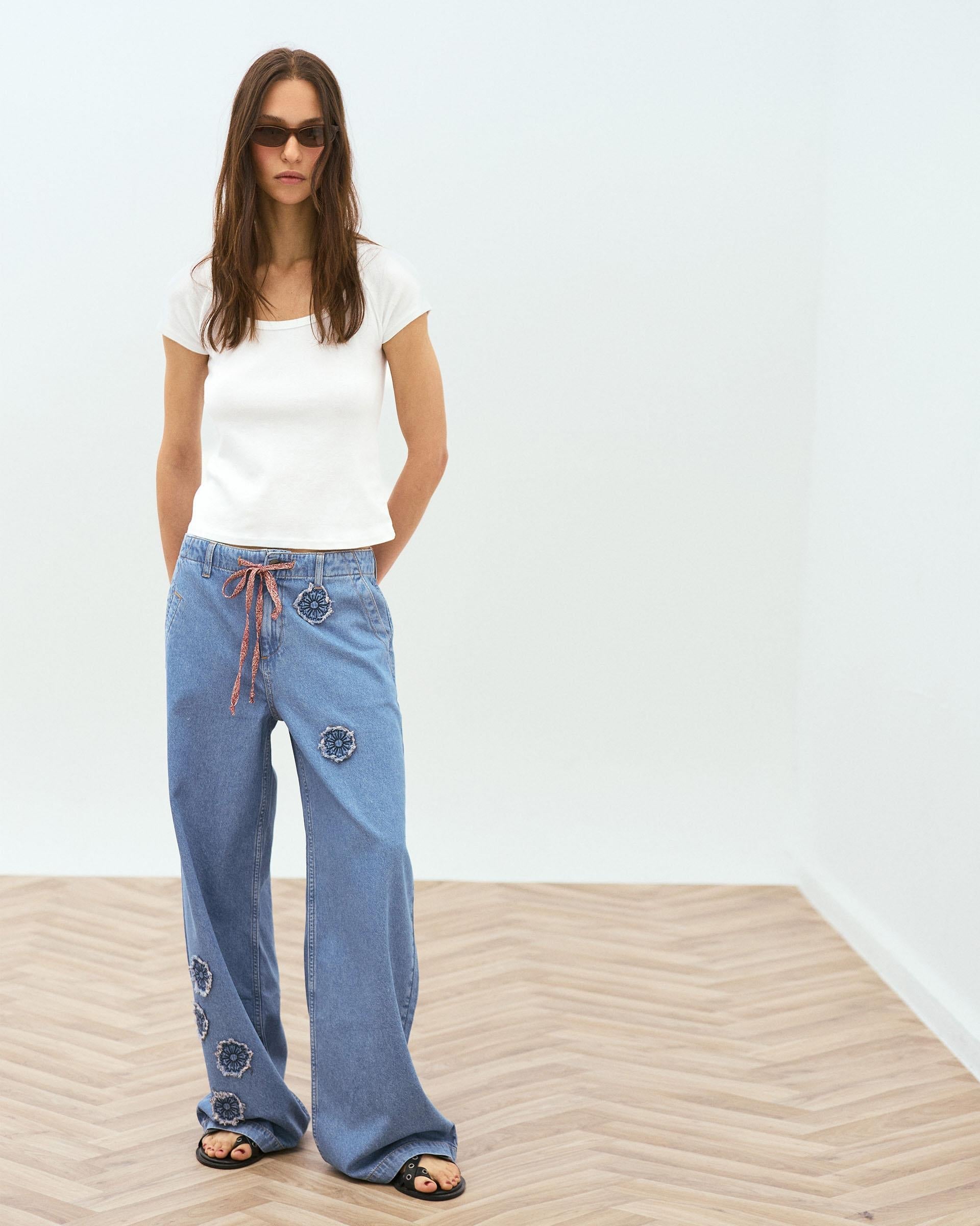 Jeans Parches Florales Azul