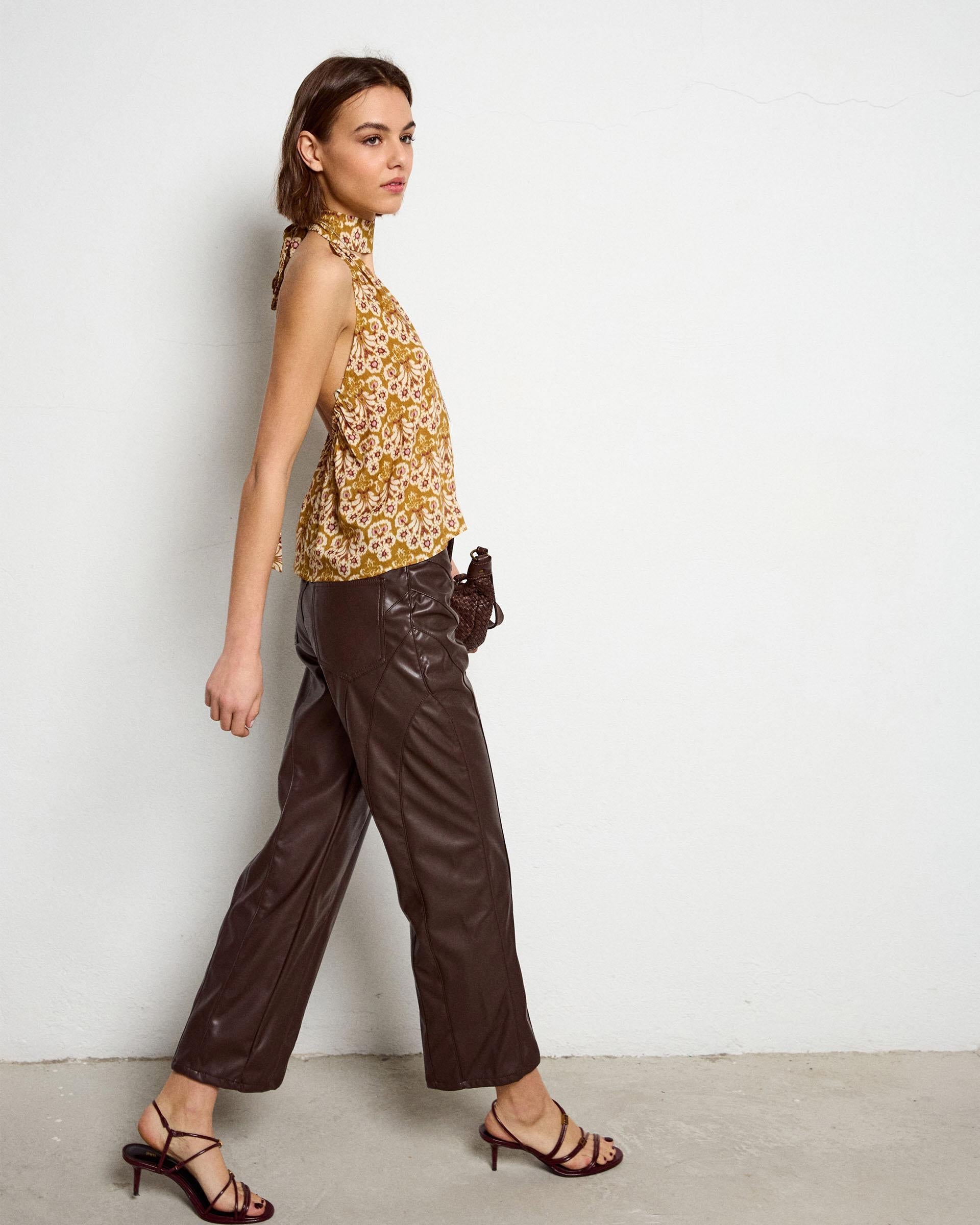 Pantalón Efecto Piel Costuras Marrón