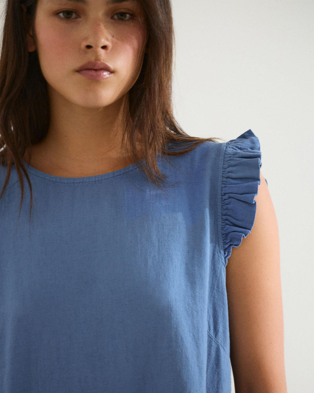 Top Botones Espalda Con Lino Azul