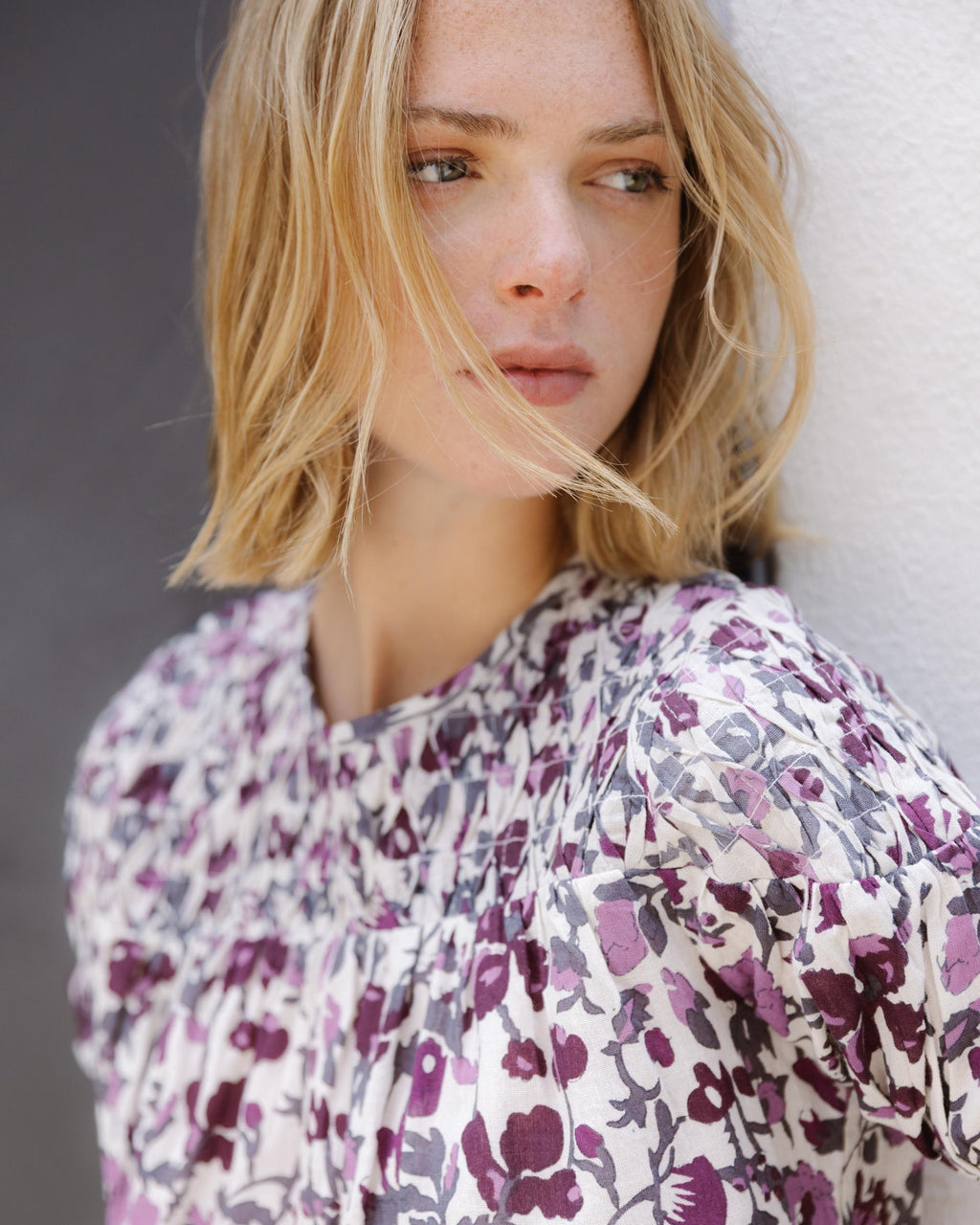 Blusa Detalles Canesú Estampada Morado