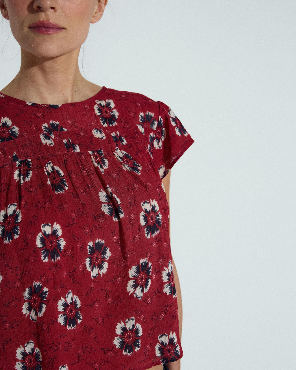 Blusa Manga Corta Pliegues Estampado Floral Coral
