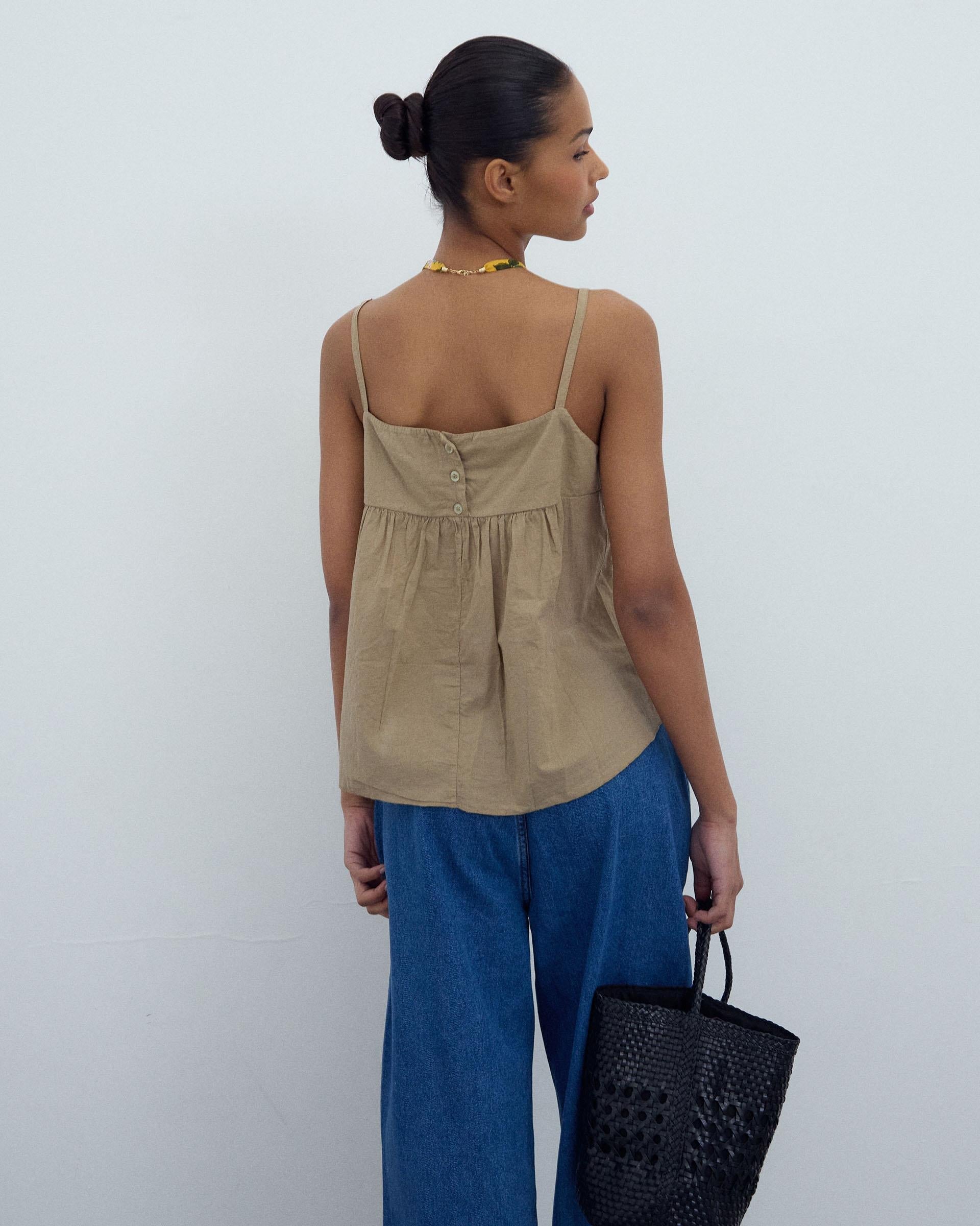 Top Tirantes Detalle Delantero Taupe
