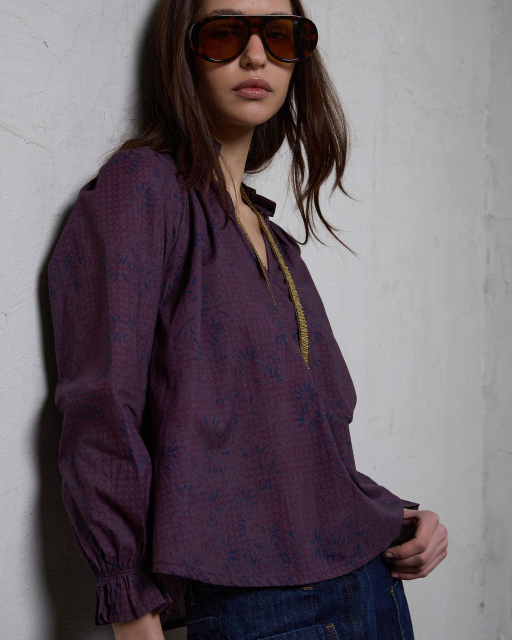 Blusa Escote Pico Estampada Morado