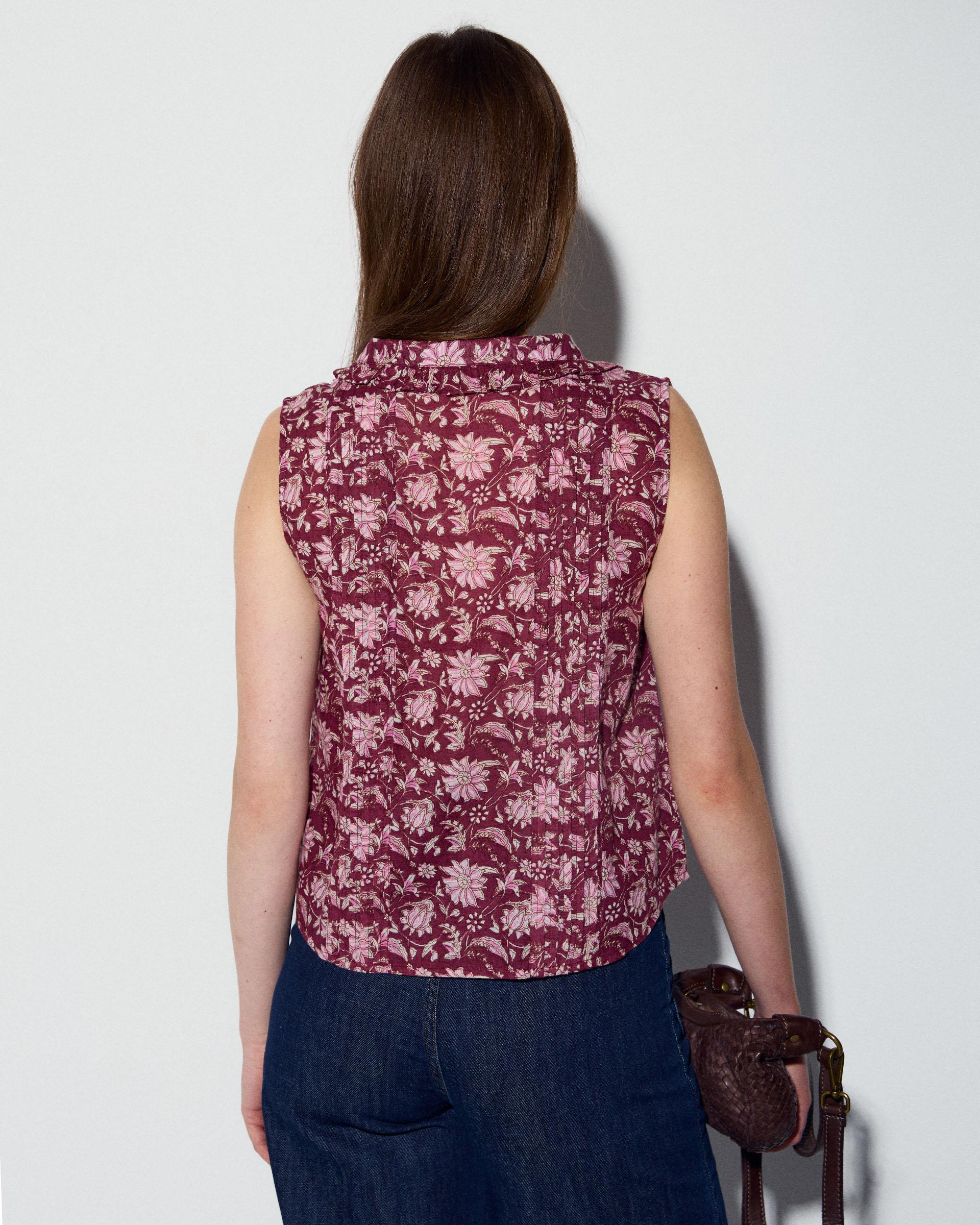 Blusa Sin Mangas Pechera Estampado Floral Granate