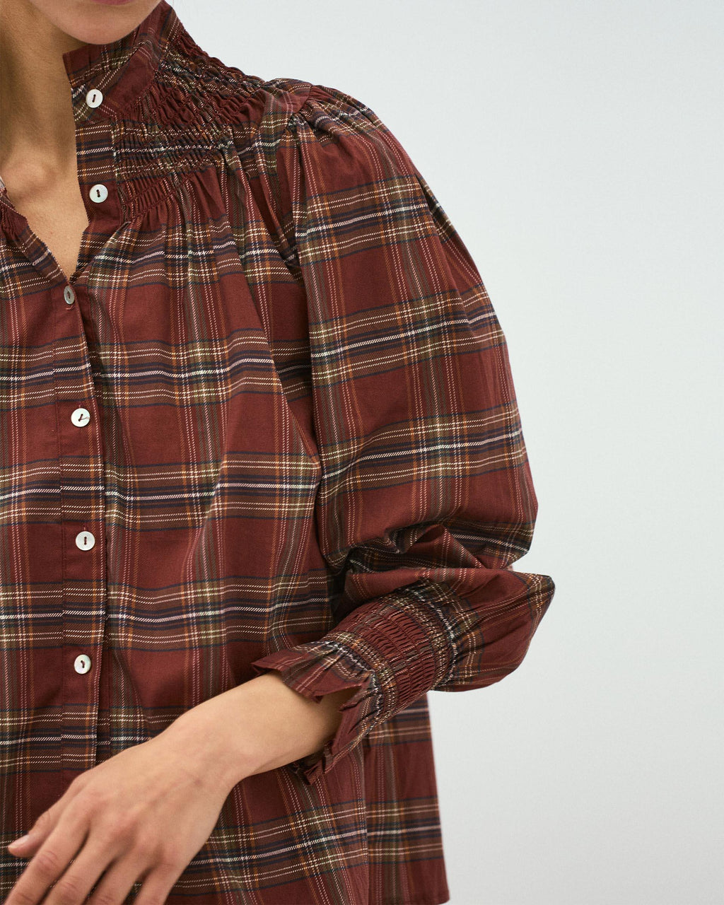 Blusa Nido De Abeja Cuello Cuadros Granate