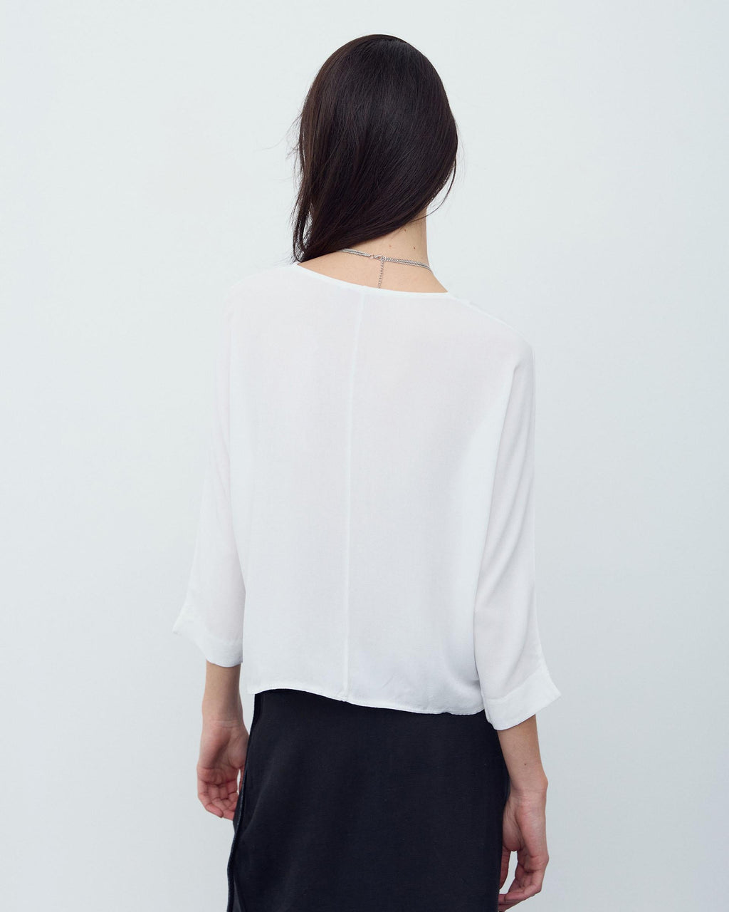 Blusa Básica Escote Pico Blanca