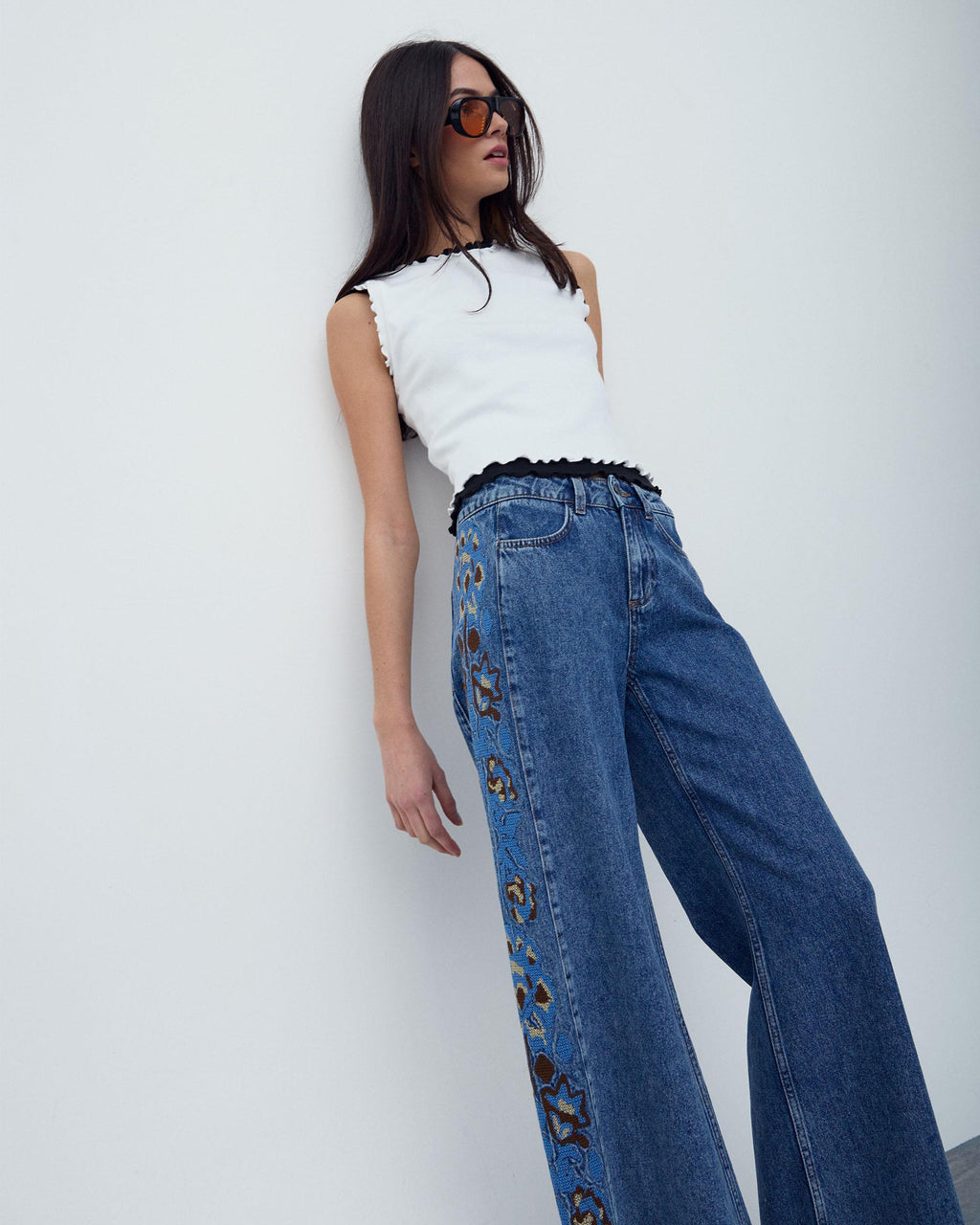 Jeans Bordados Flores Laterales Azul