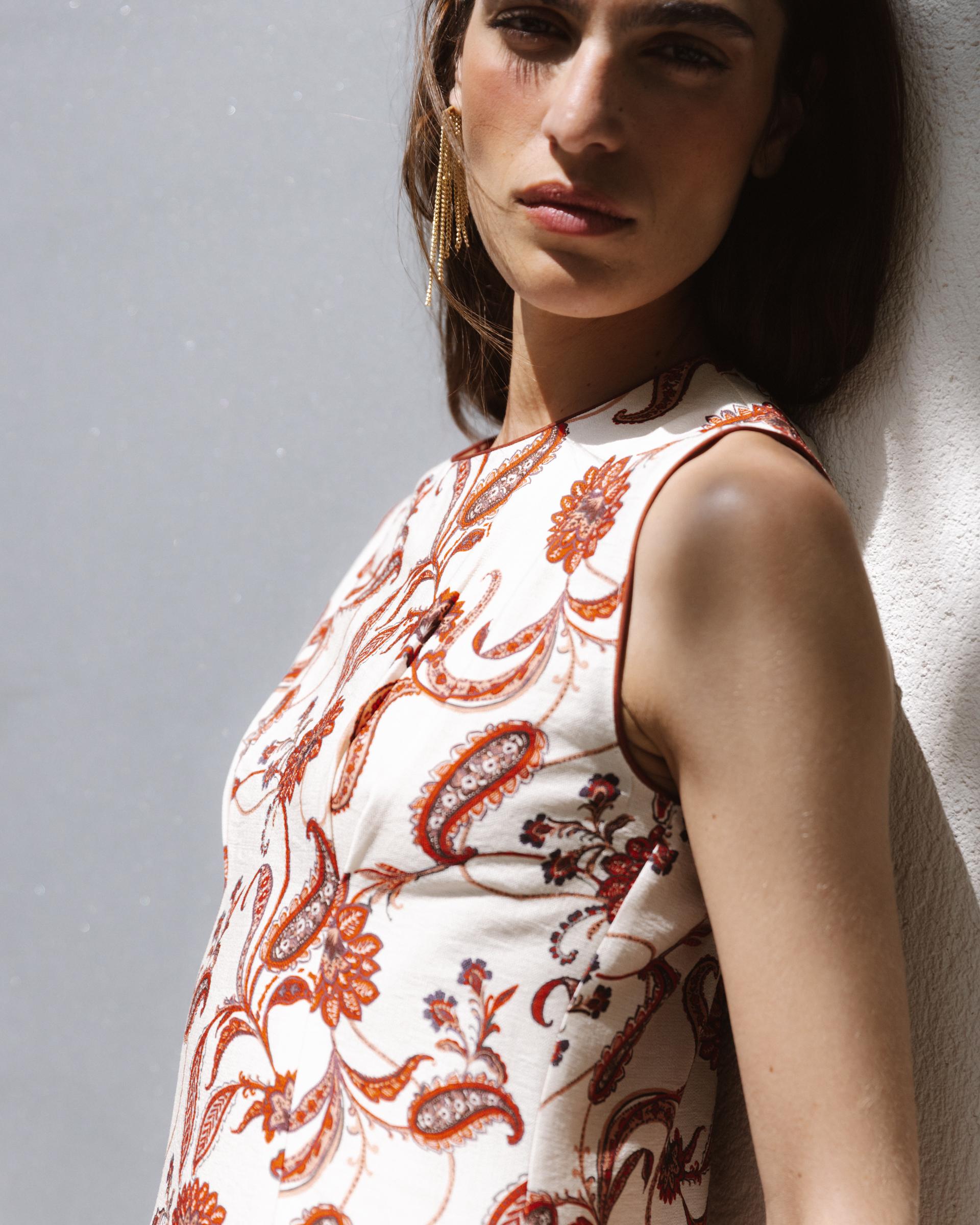 Vestido Sin Mangas Estampado Floral Crudo