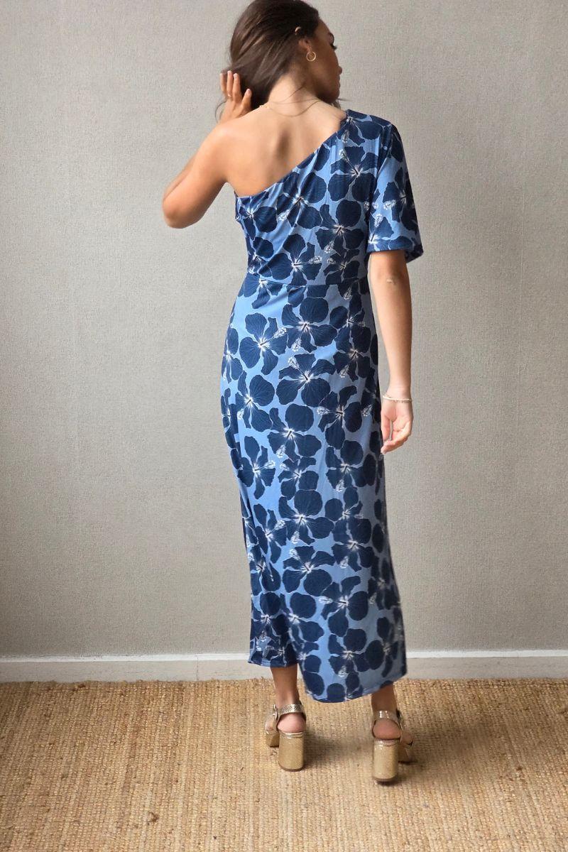 Vestido de flores grandes azul jean
