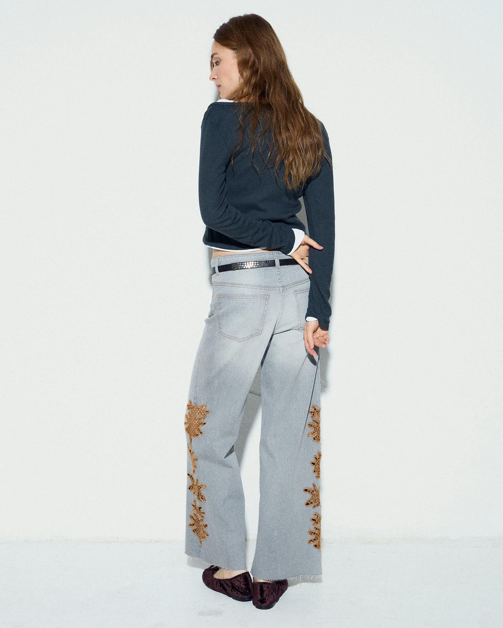 Jeans Detalle Crochet Gris
