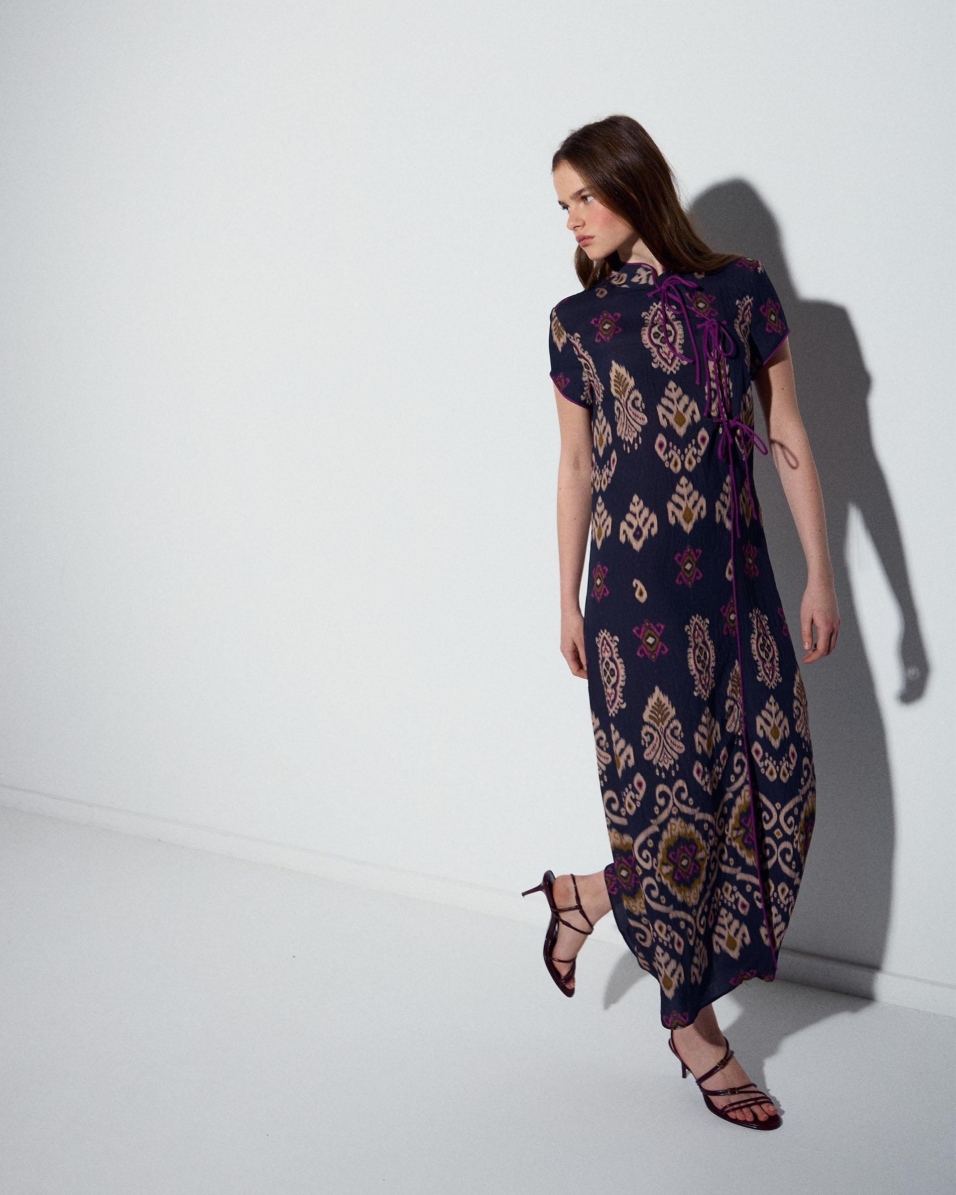 Vestido Lazadas Estampado Étnico Azul Oscuro