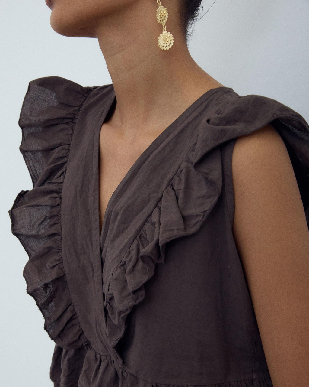 Blusa Cruzada Volantes Marrón