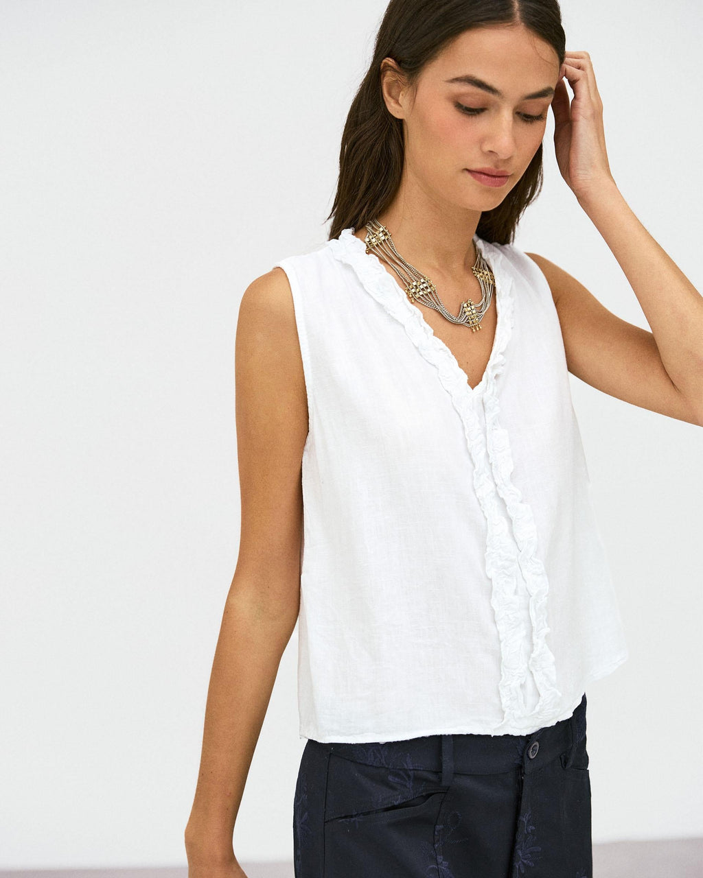 Top Escote Pico Volantes Con Lino Blanco