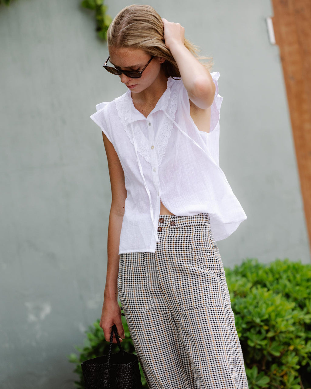 Blusa Sin Manga Volante Troquelados Blanca