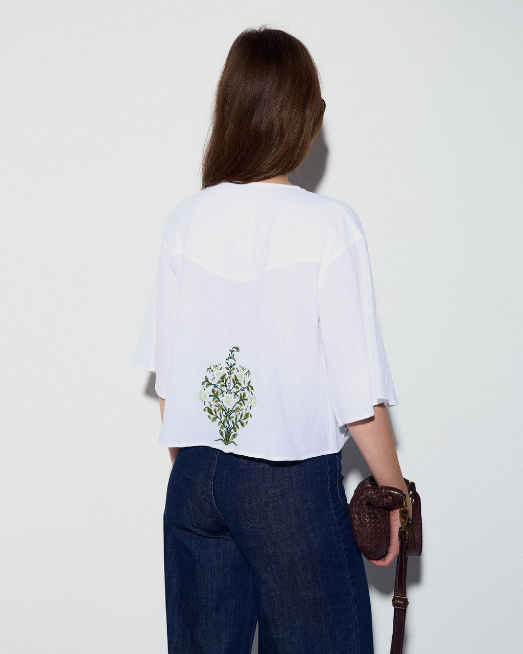 Blusa Canesú Pico Bordados Florales Blanca
