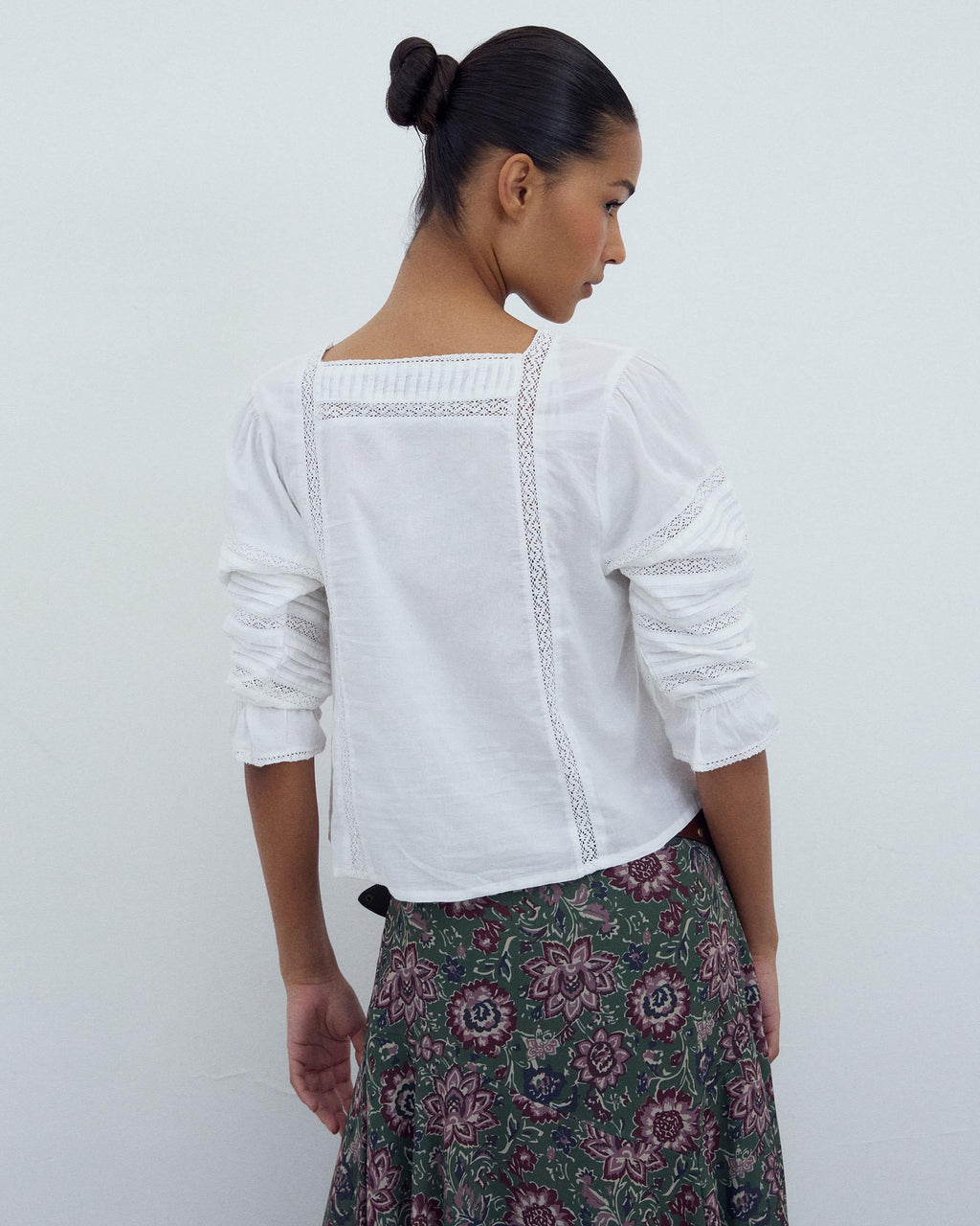Blusa Escote Cuadrado Puntillas Blanca