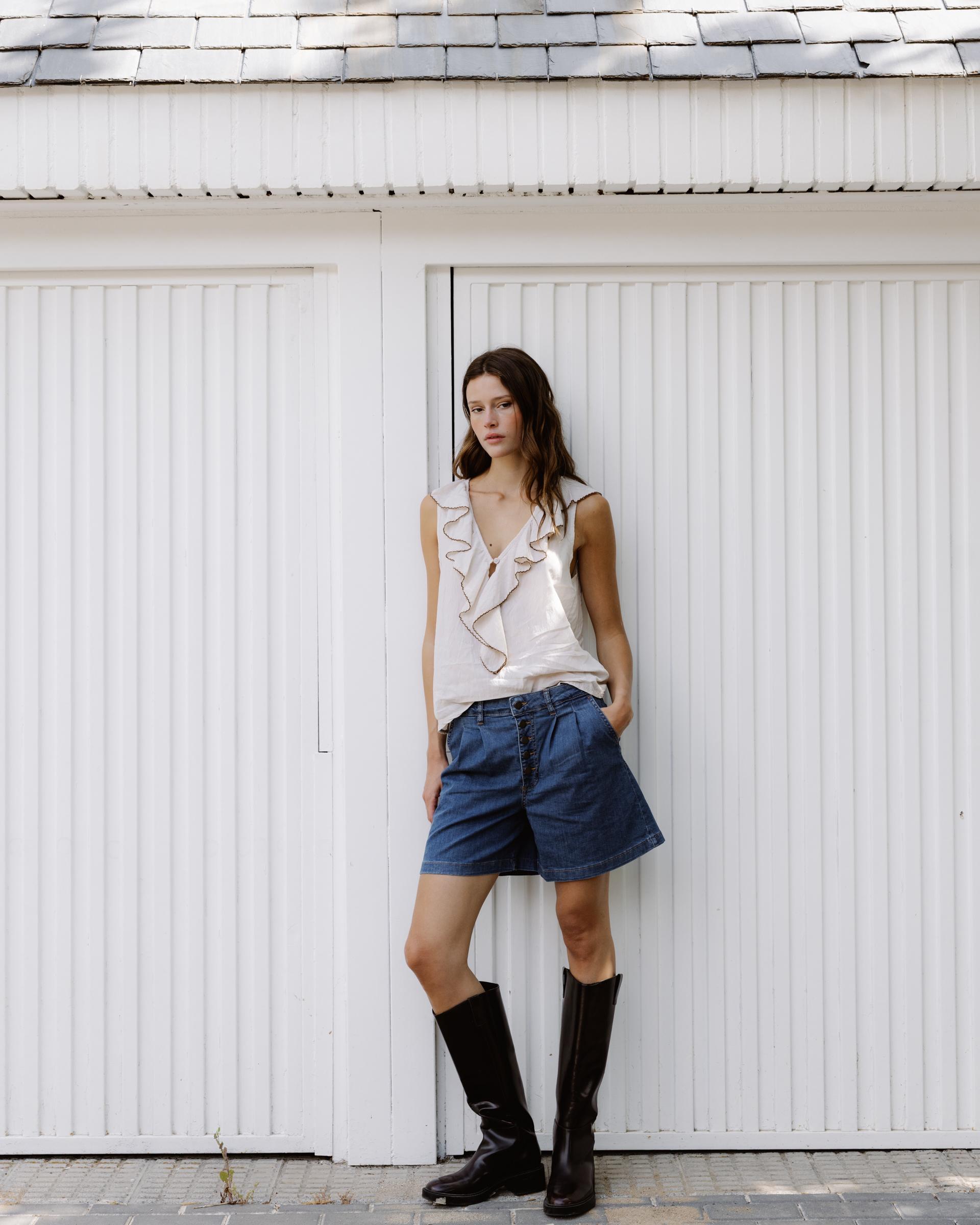 Blusa Volantes Contraste Crudo