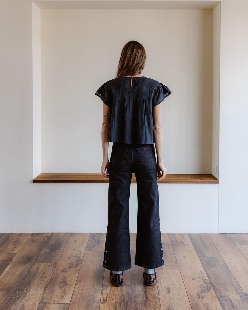 Blusa Manga Corta Puntillas Delantero Antracita