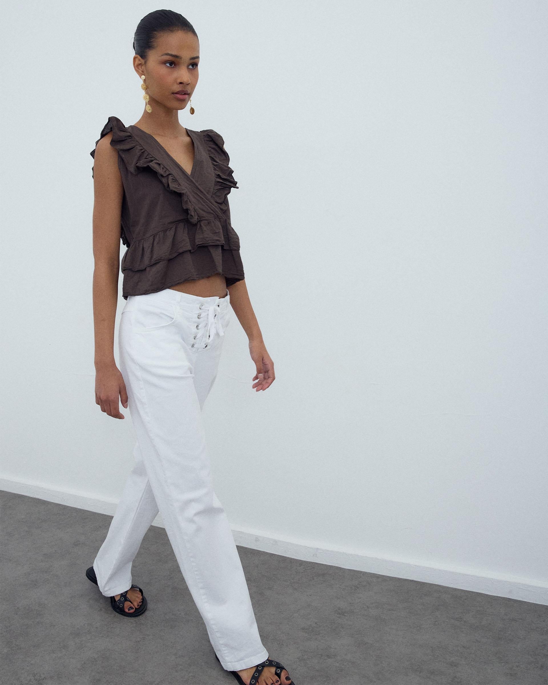 Blusa Cruzada Volantes Marrón