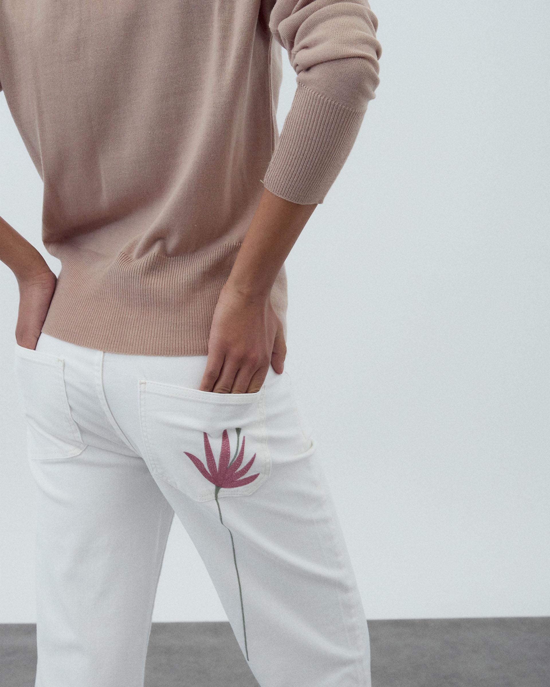 Jeans Bordado Floral Blanco