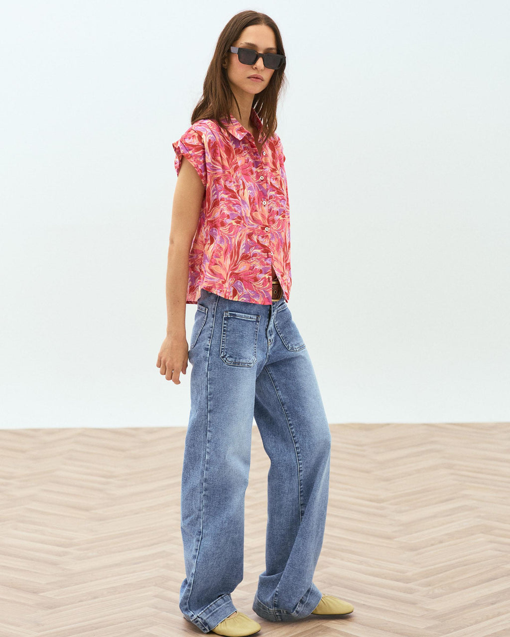 Camisa Sin Mangas Pliegues Estampado Floral Fucsia