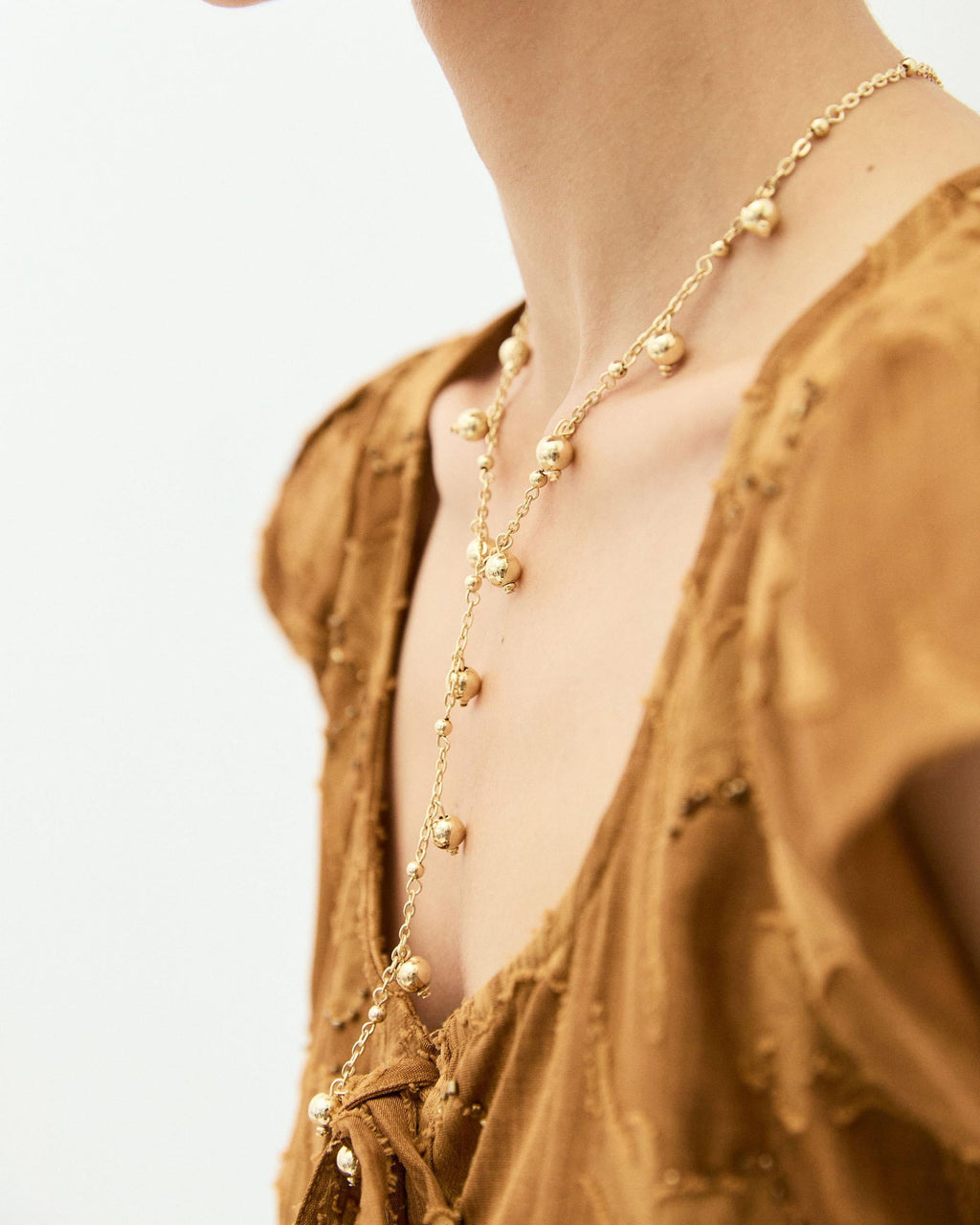 Collar Corbatero Bolitas Oro