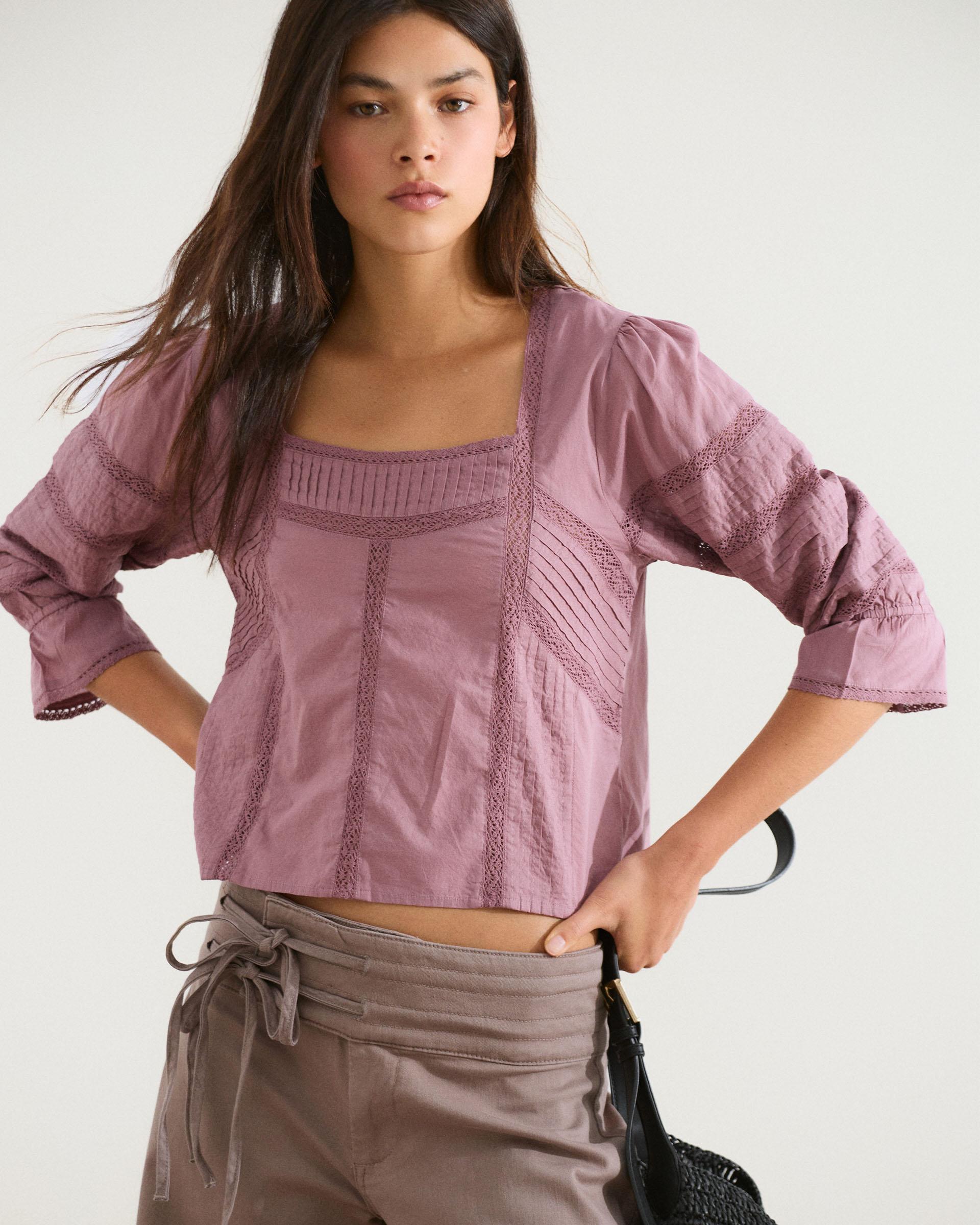 Blusa Escote Cuadrado Puntillas Rosa