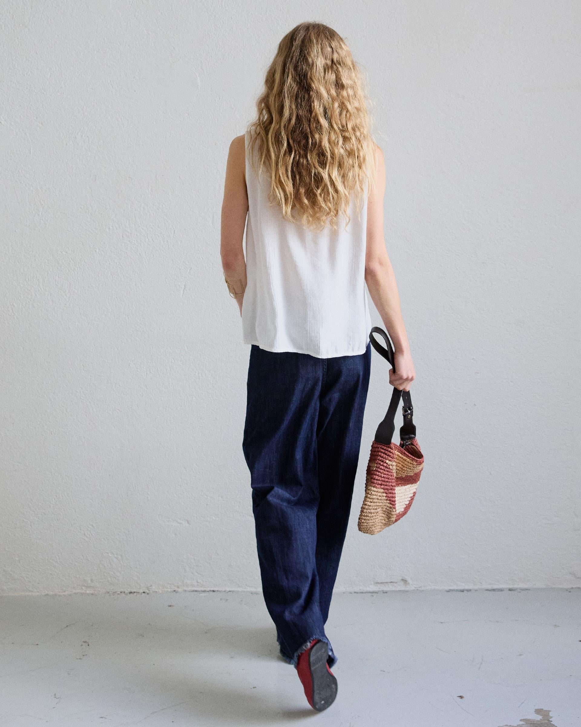 Blusa Sin Mangas Volantes Escote V Blanca