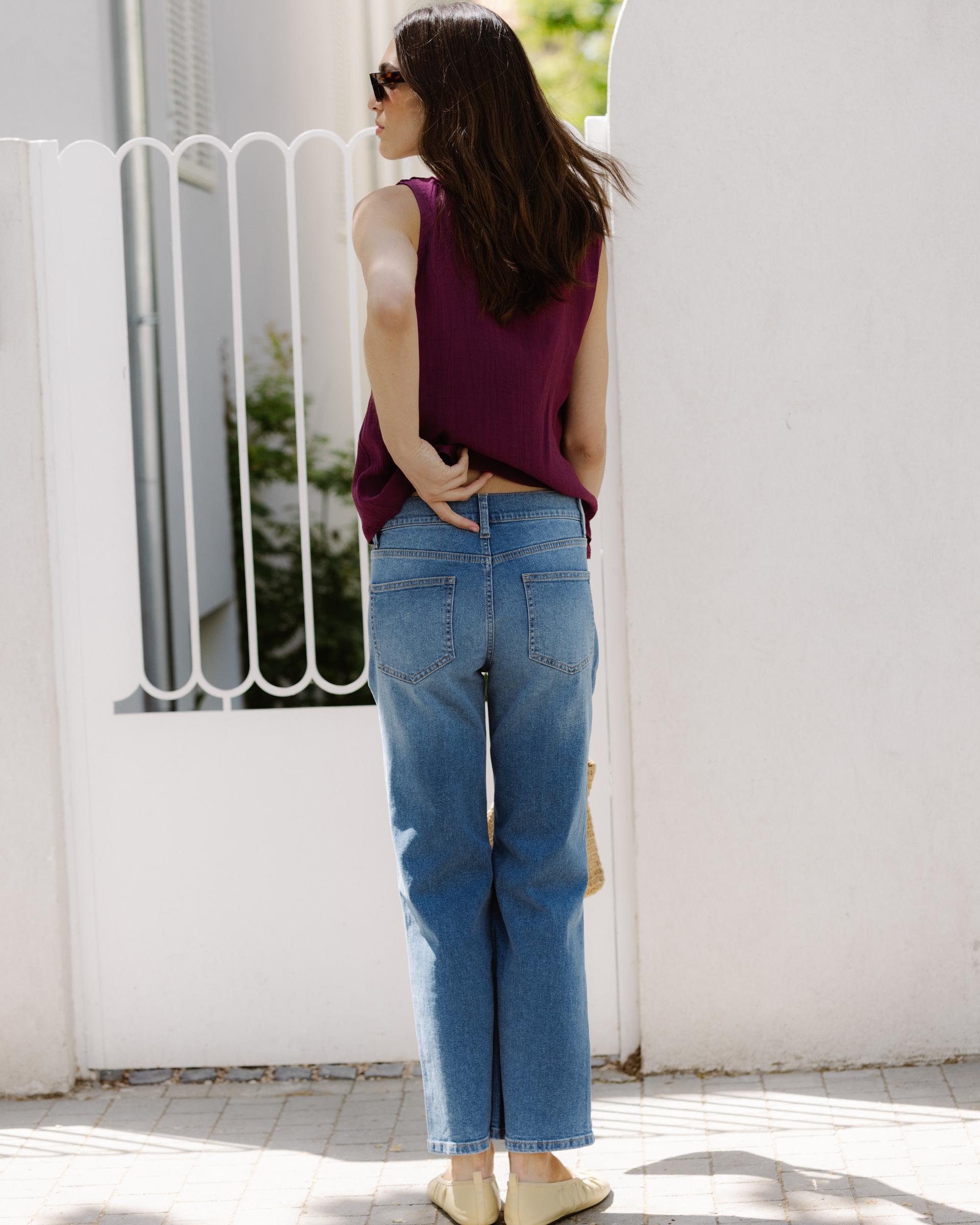 Blusa Sin Mangas Volantes Escote V Granate