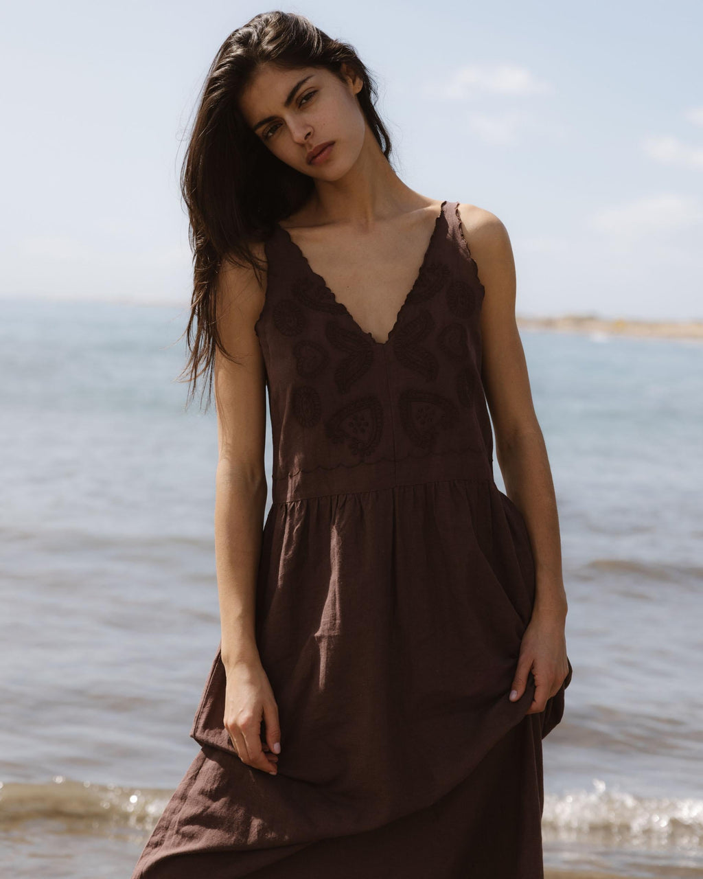 Vestido Bordados Festoneado Marrón