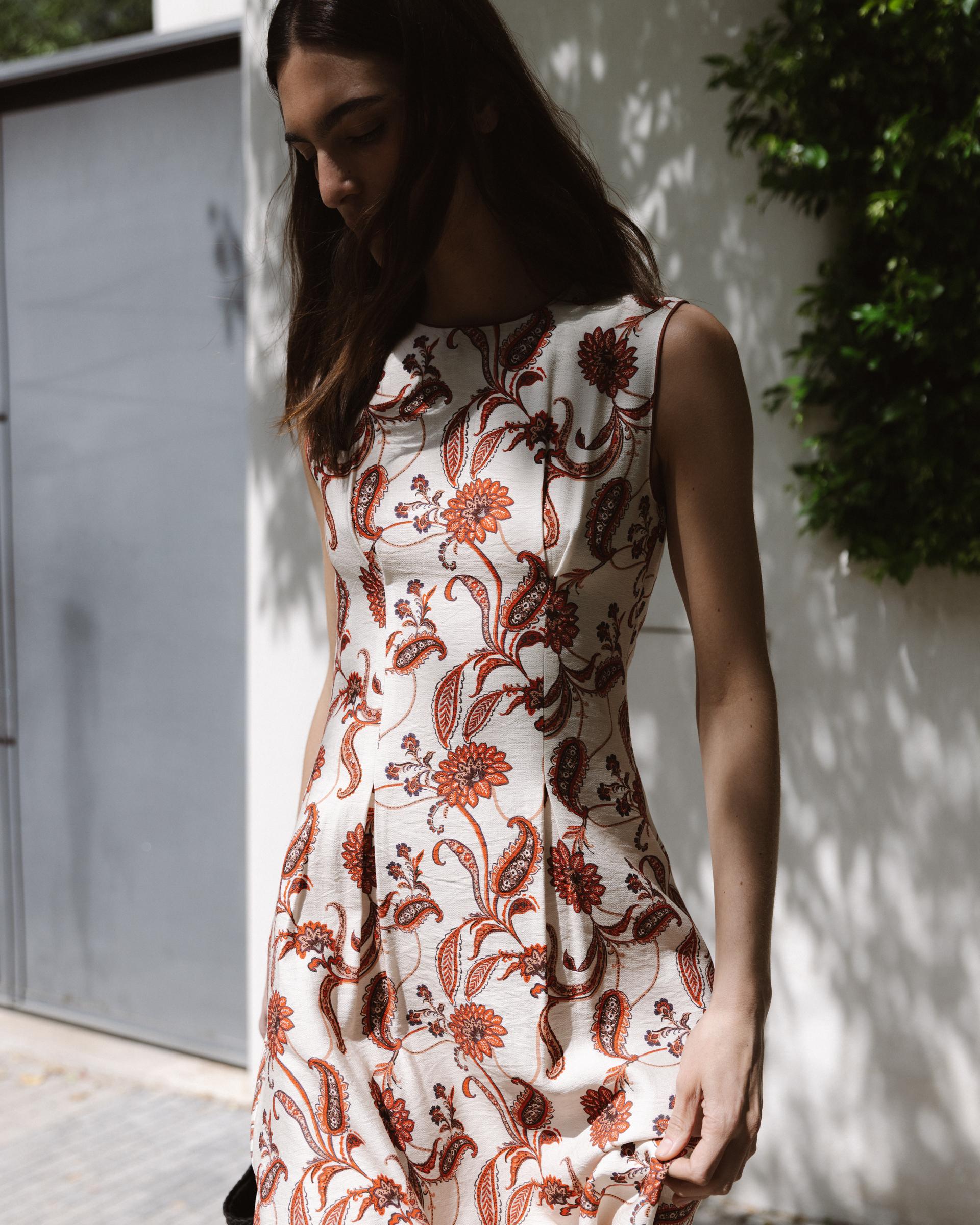 Vestido Sin Mangas Estampado Floral Crudo