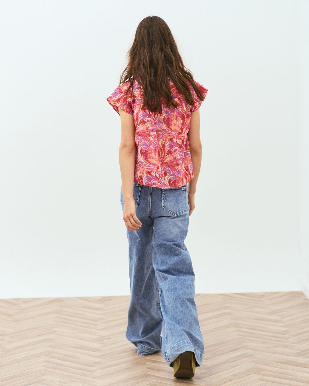 Camisa Sin Mangas Pliegues Estampado Floral Fucsia