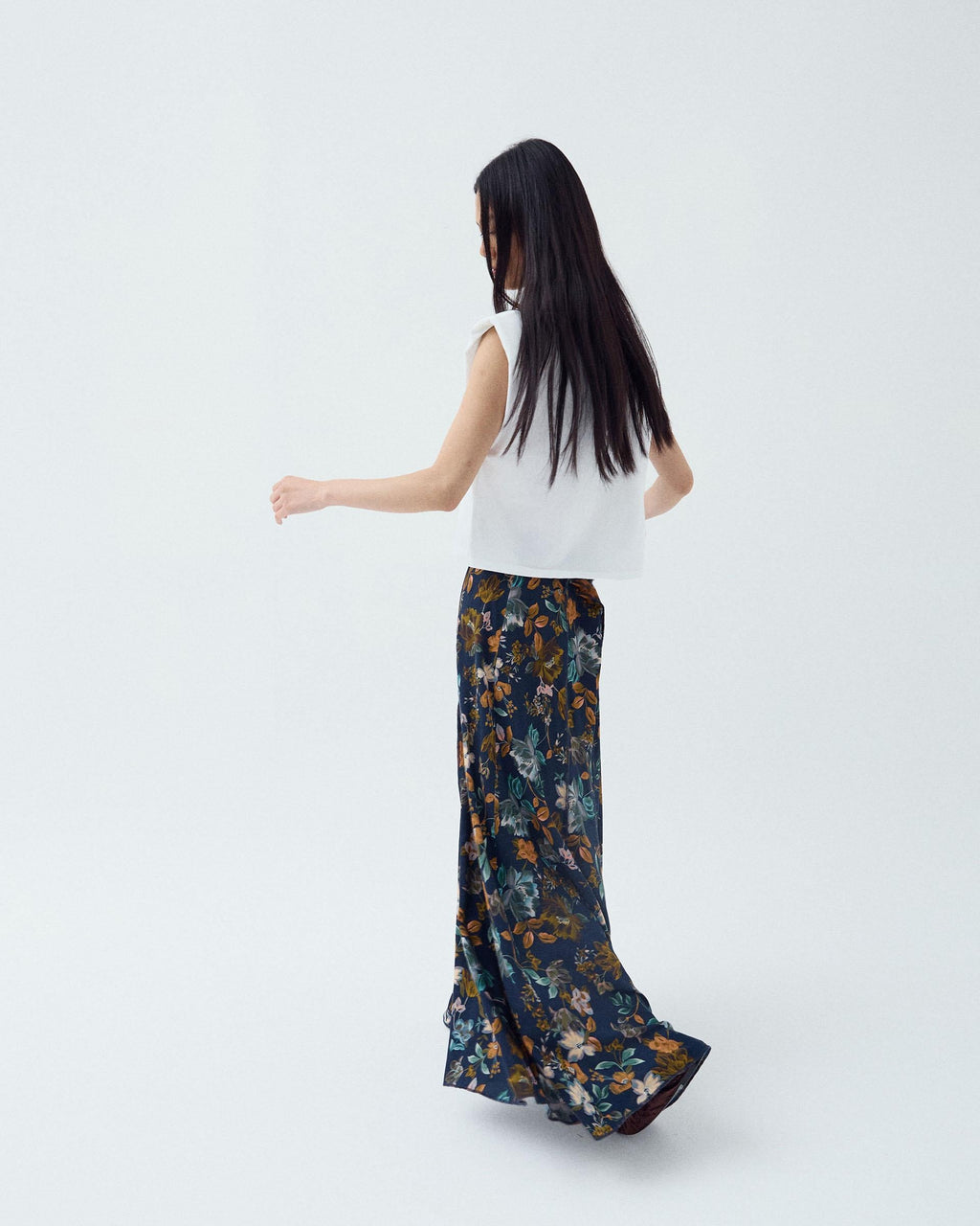 Falda Larga Nervios Estampado Floral Azul Marino
