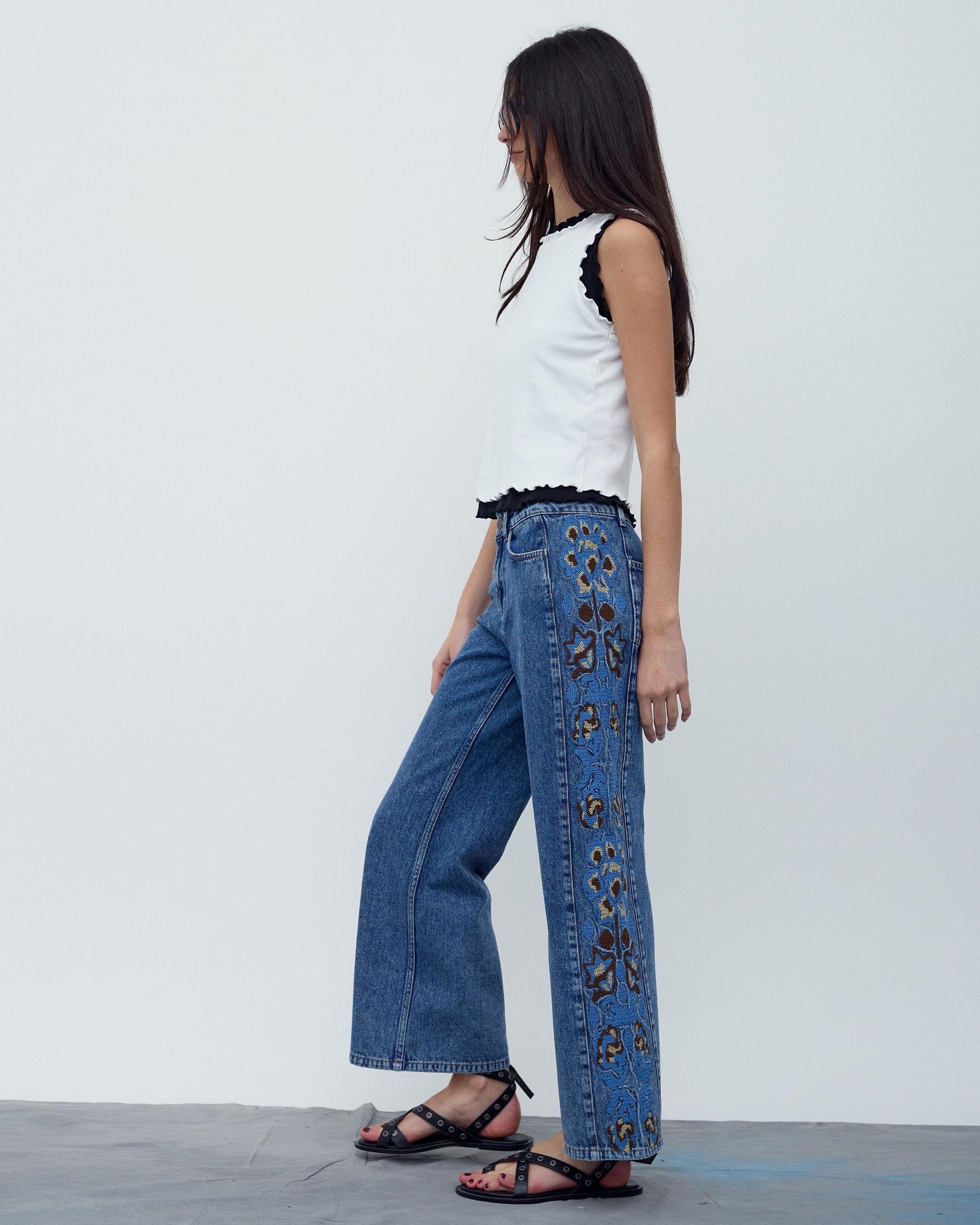 Jeans Bordados Flores Laterales Azul