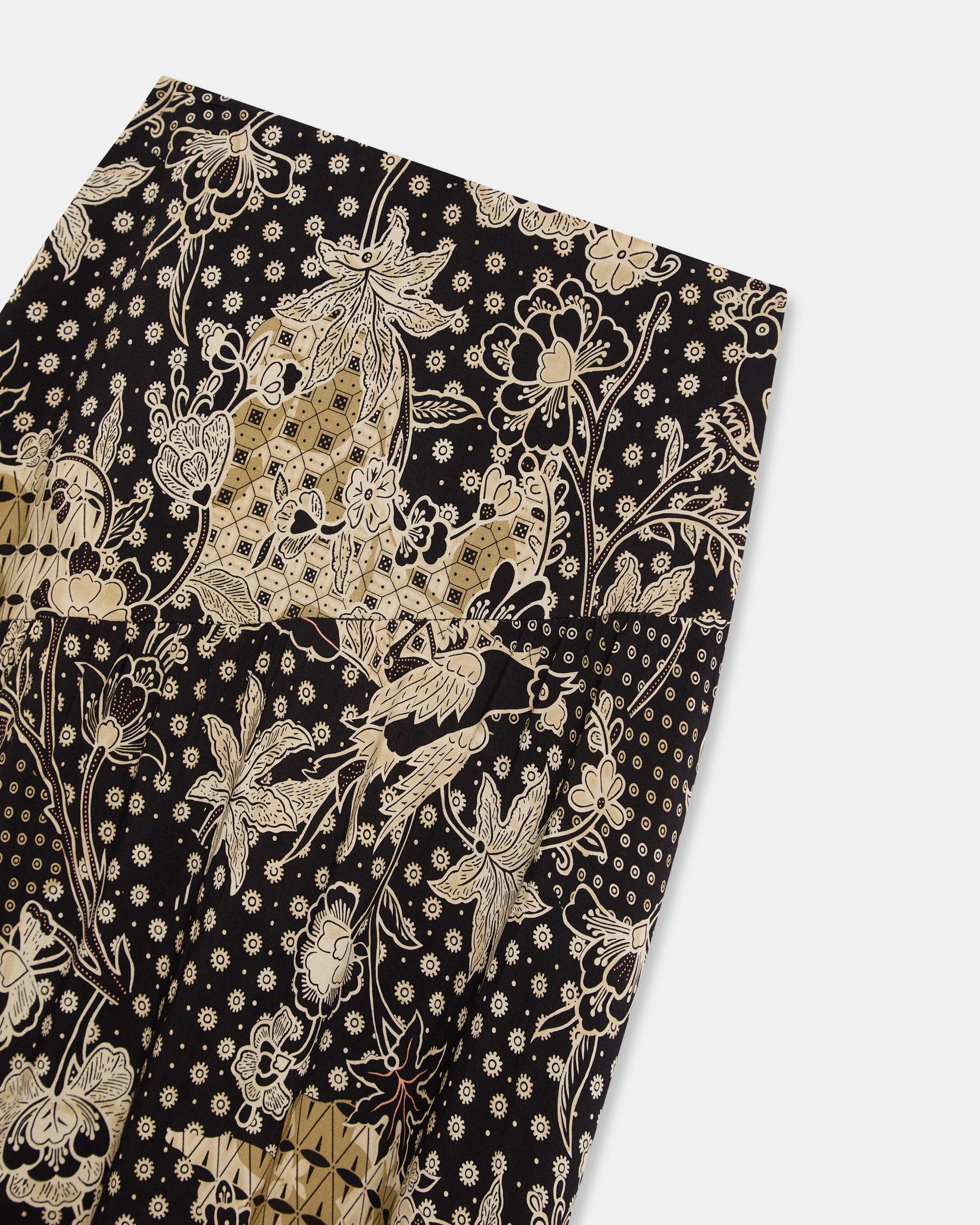 Falda Costura Diagonal Estampado Floral Negro