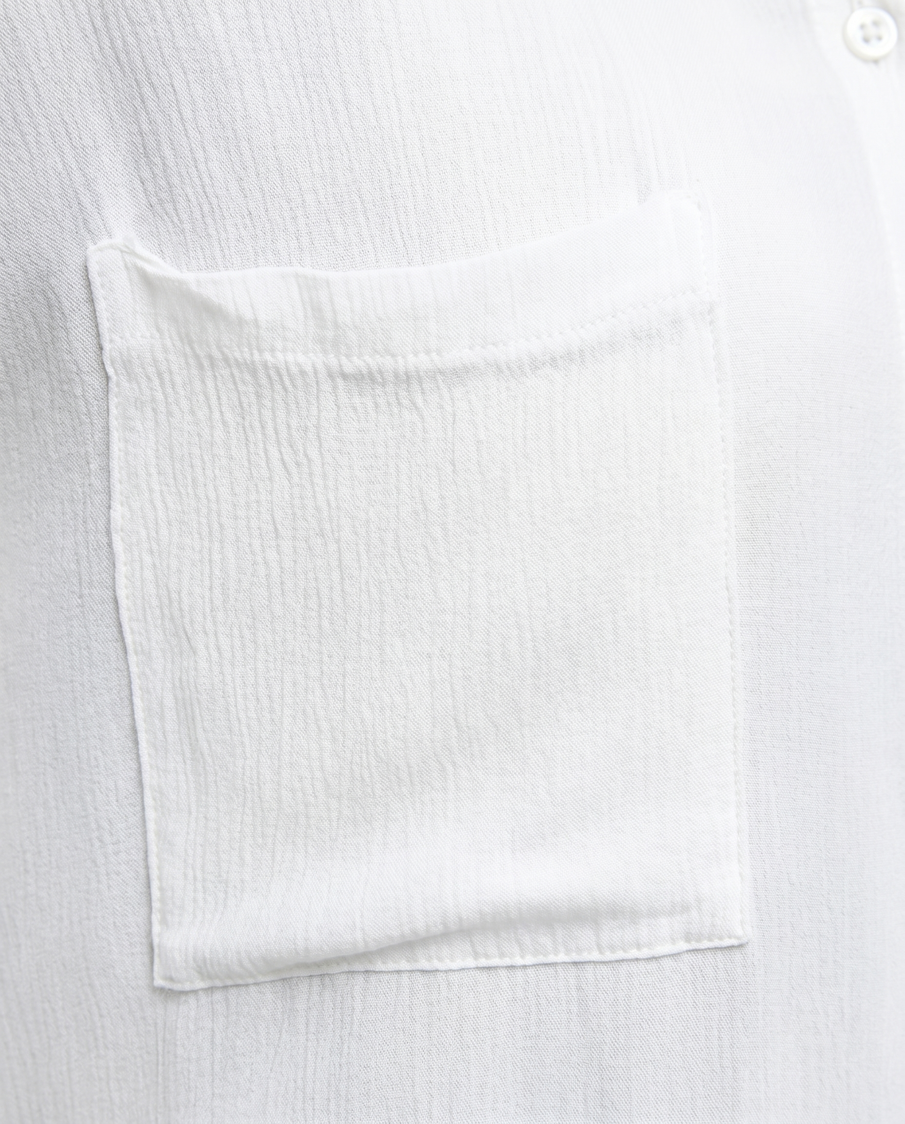 Camisa blanca con bolsillos MG