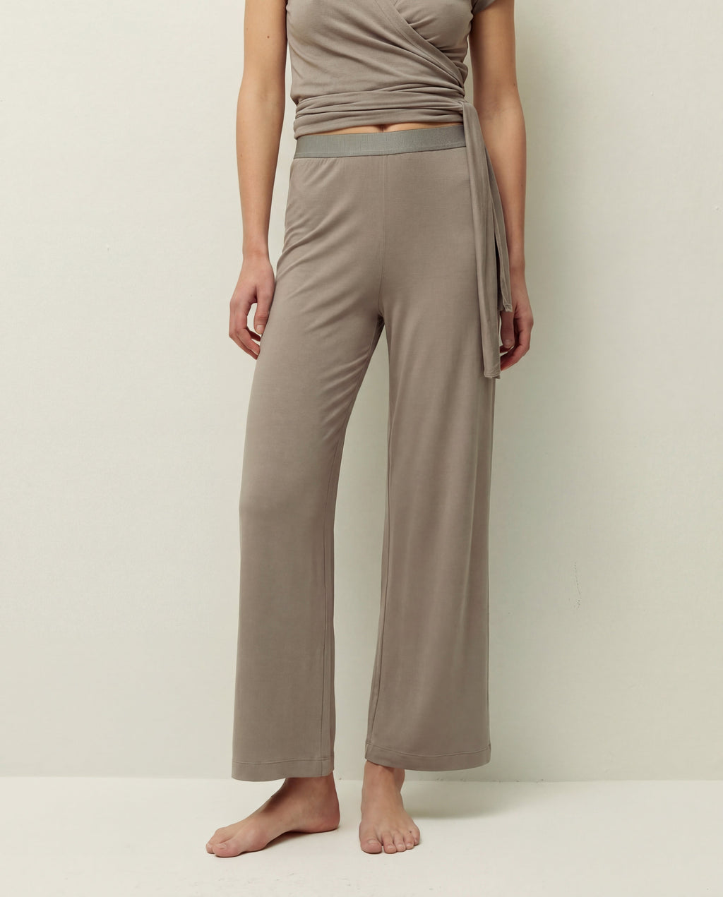 Pantalón ancho con goma