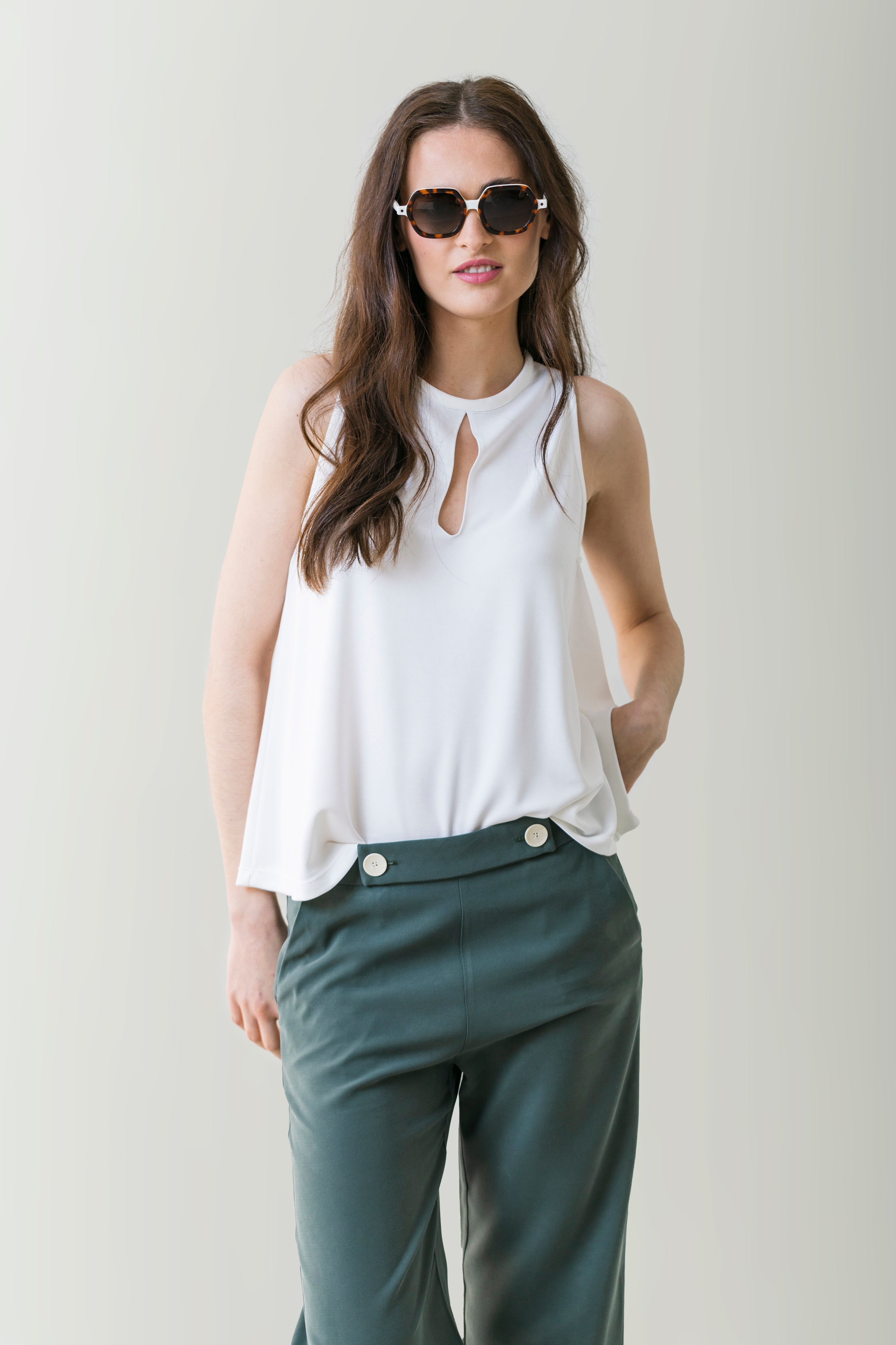PANTALON CAPRI VERDE