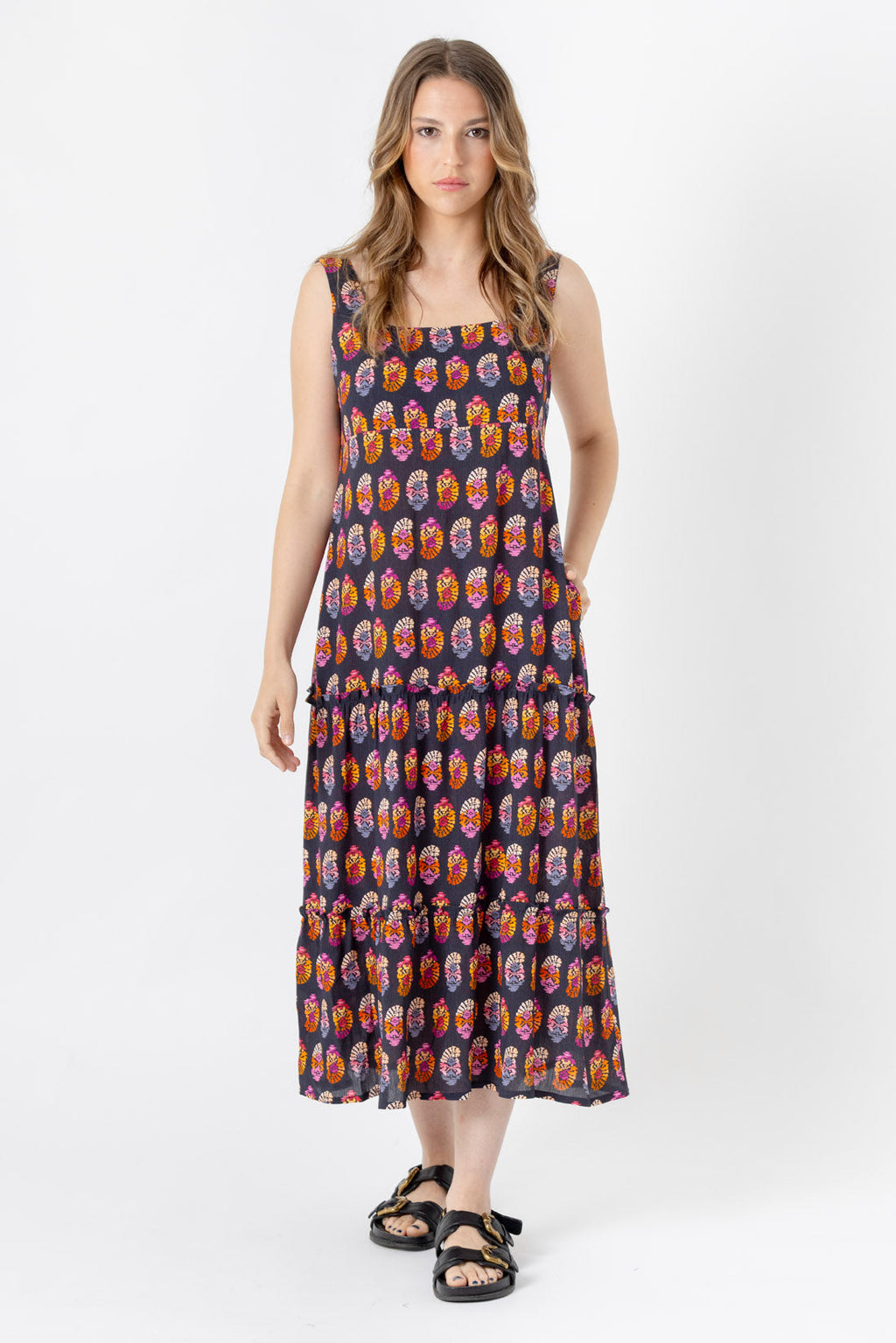VESTIDO VIC ROSETONES